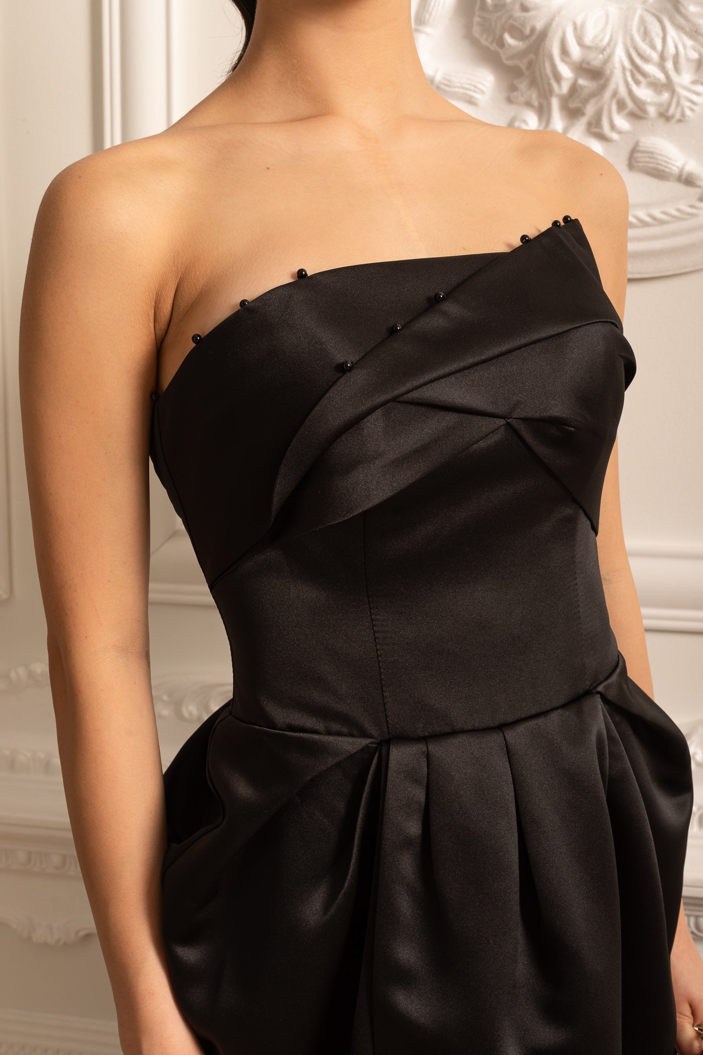 Rochie midi fără bretele cu detalii drapate la nivelul bustului - Negru 