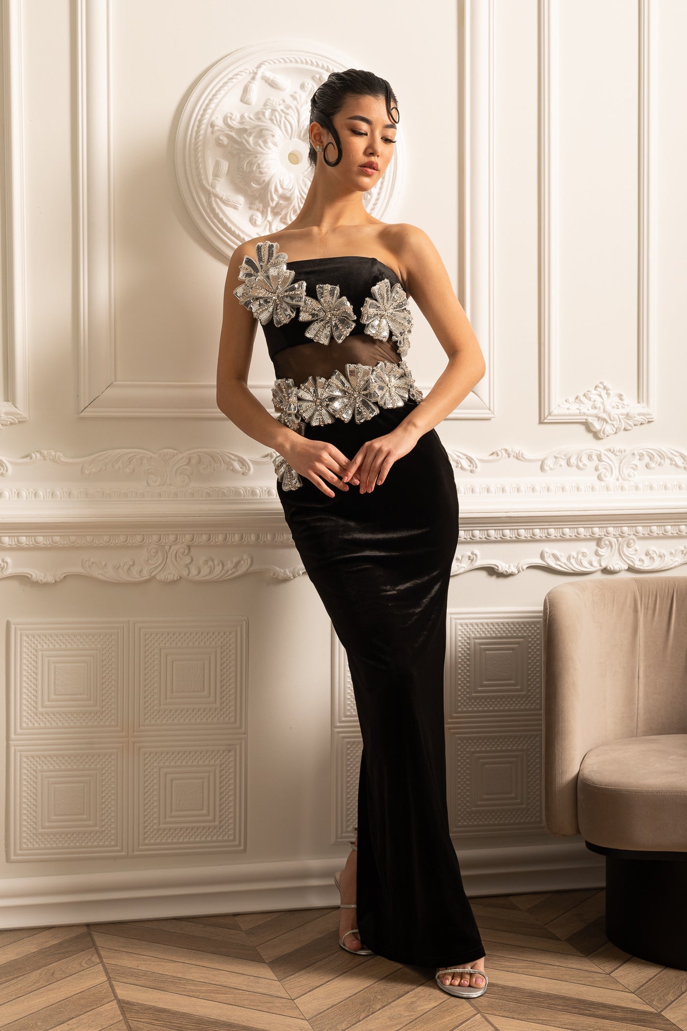 Elegant Dress With Silver Flower Accents And Maxi Skirt - Black