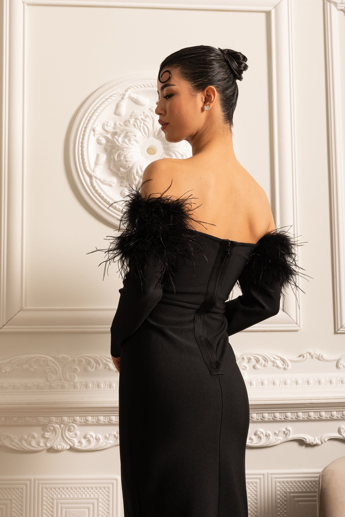 Feather Adorned Dress With Sparkling Embellishments And High-Side Slit  - Black