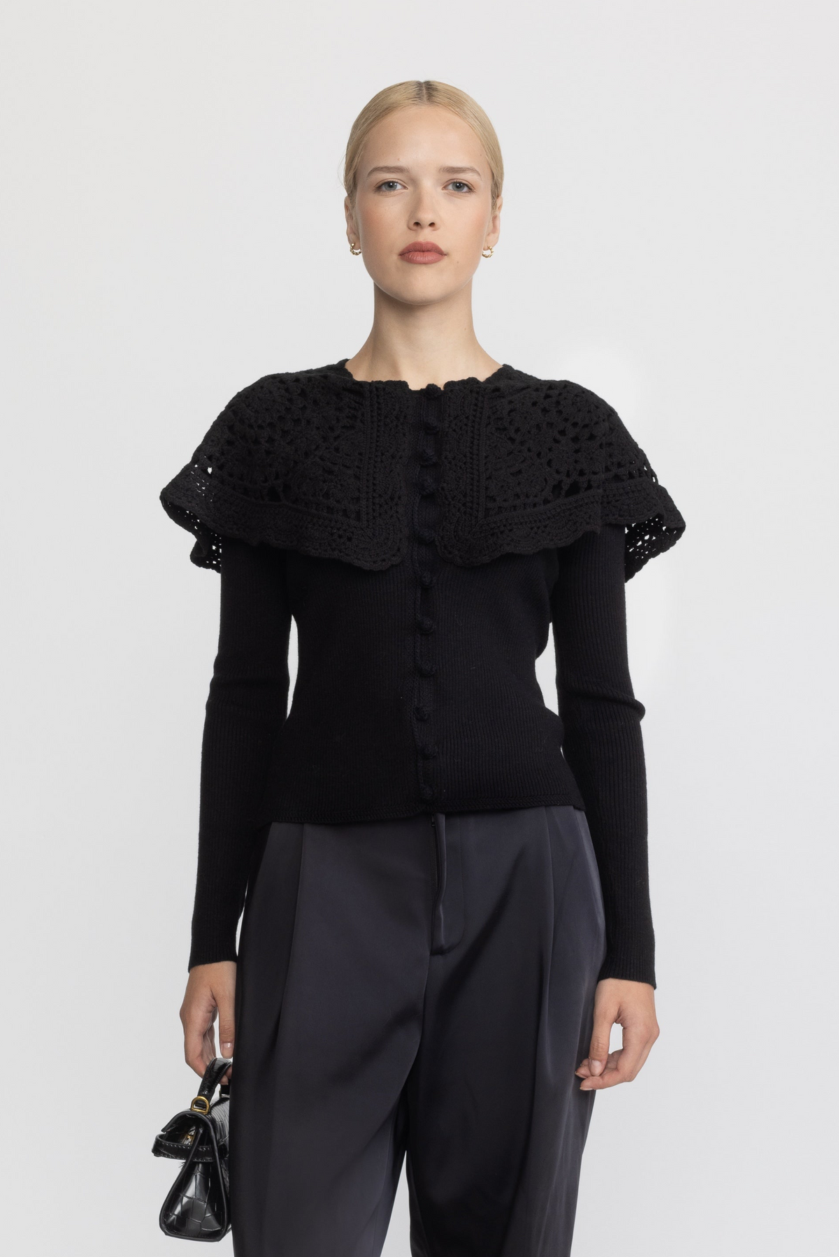Cardigan din tricot reiat cu guler capelet croșetat - Negru 