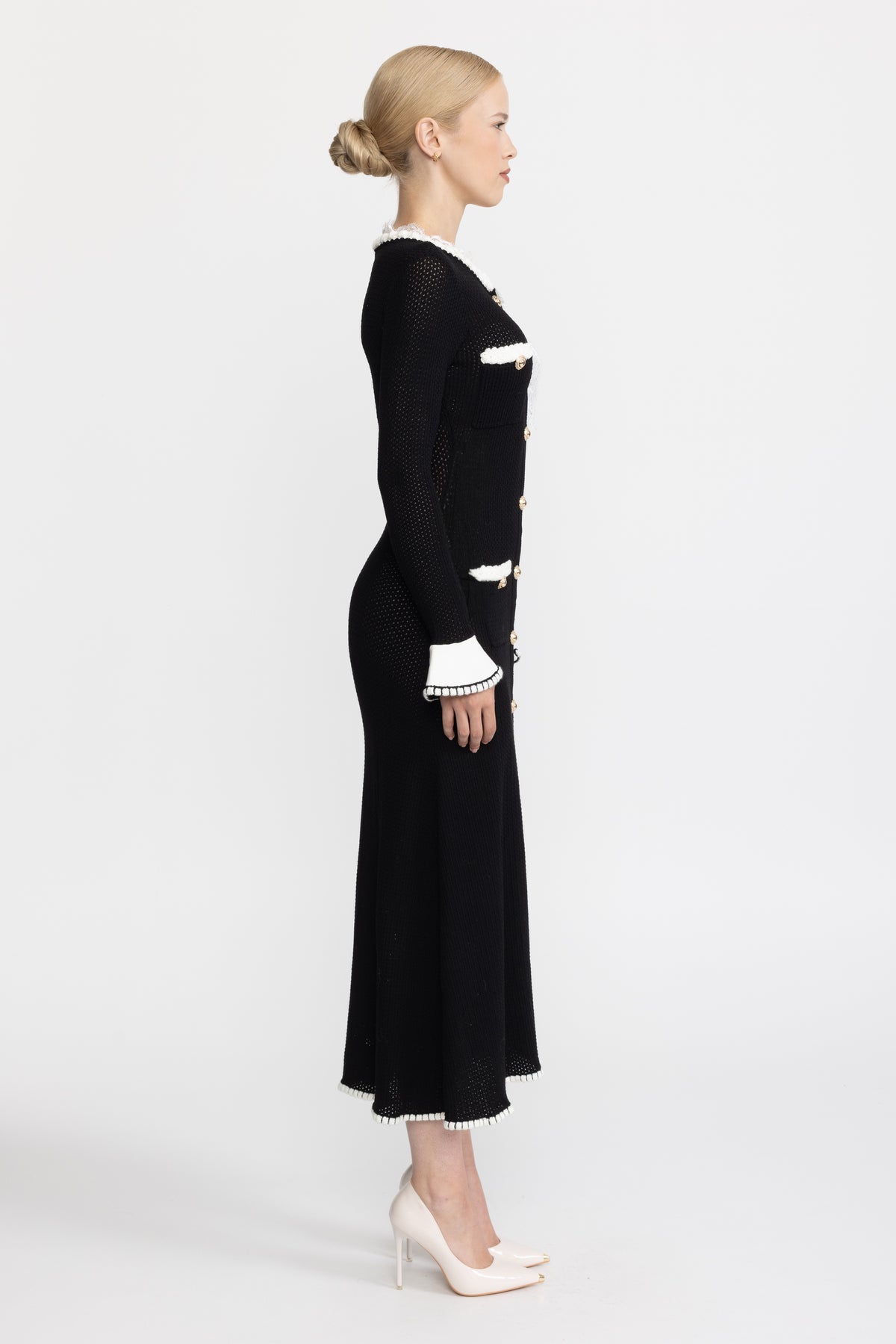 Rochie midi tricotată pointelle cu garnituri din dantelă și nasturi în față - Negru 