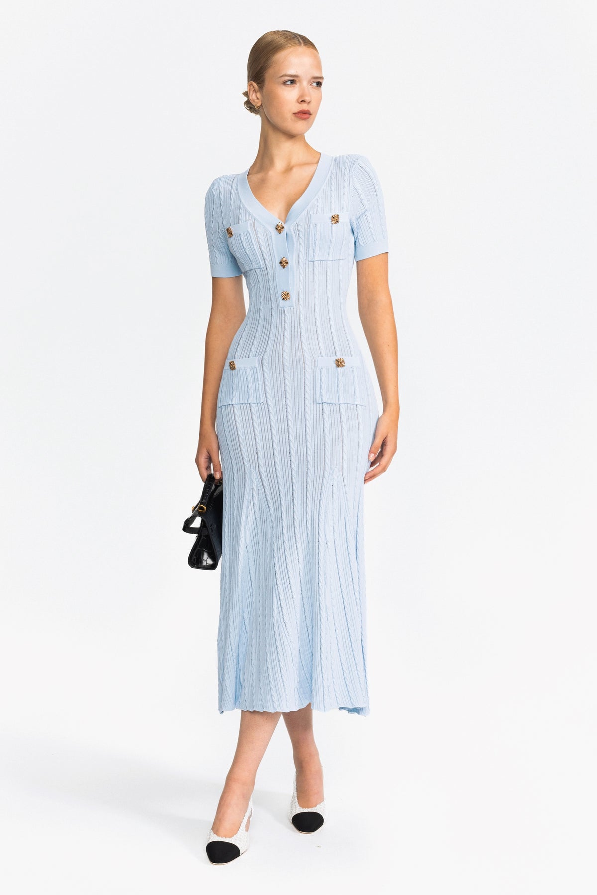 Rochie midi din tricot cu model cablu și nasturi-bijuterie - albastru deschis 
