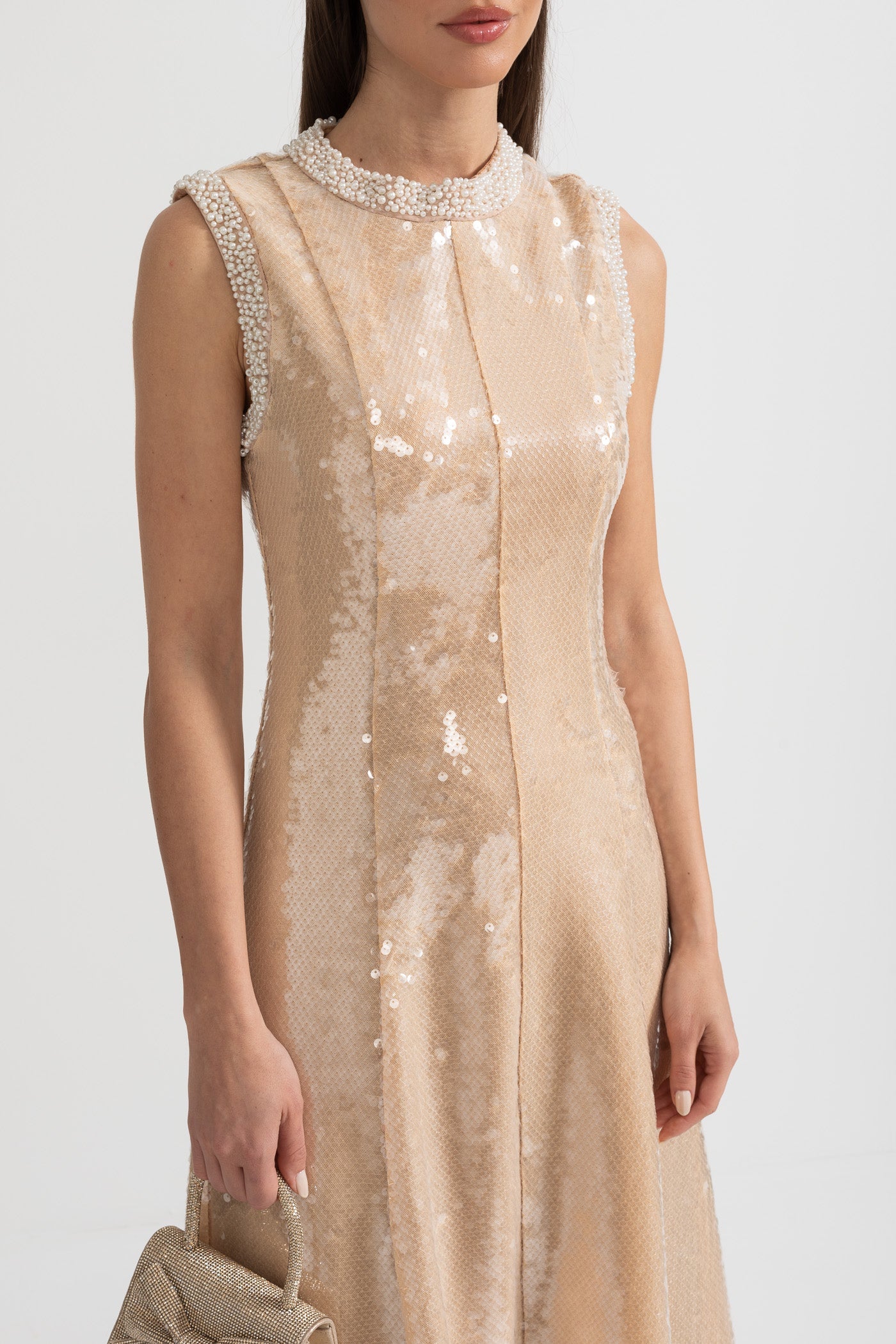 Rochie Elegantă cu Paiete și Accente de Perle Albe - Bej 