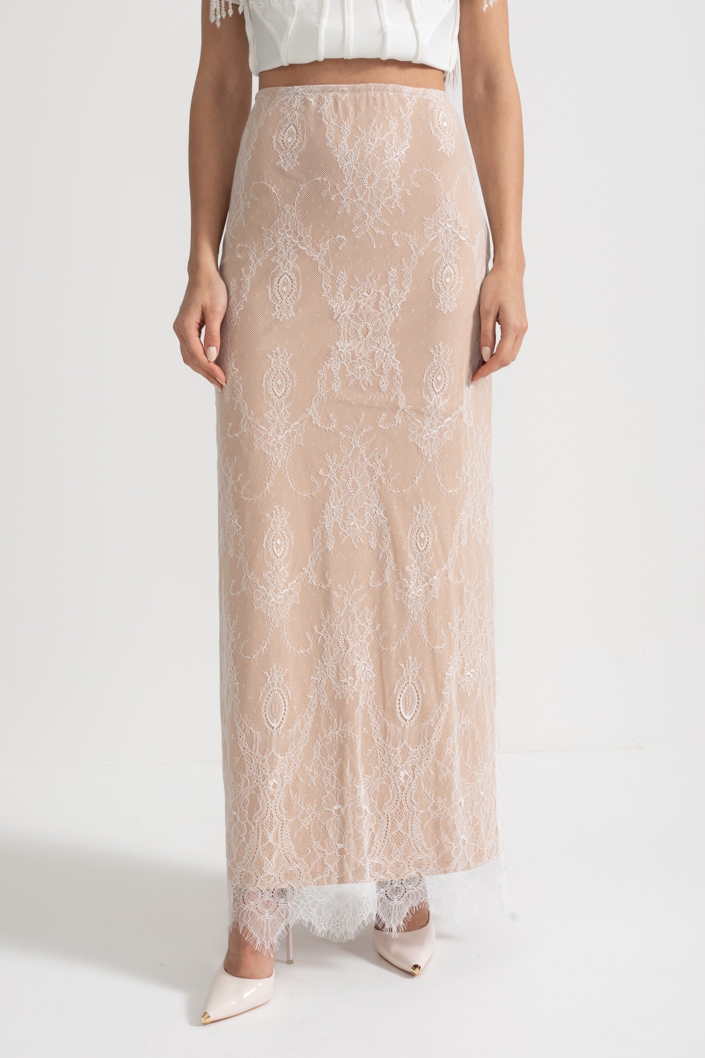 Rochie elegantă cu corset, top tip corset și fustă maxi nude transparentă - Alb 