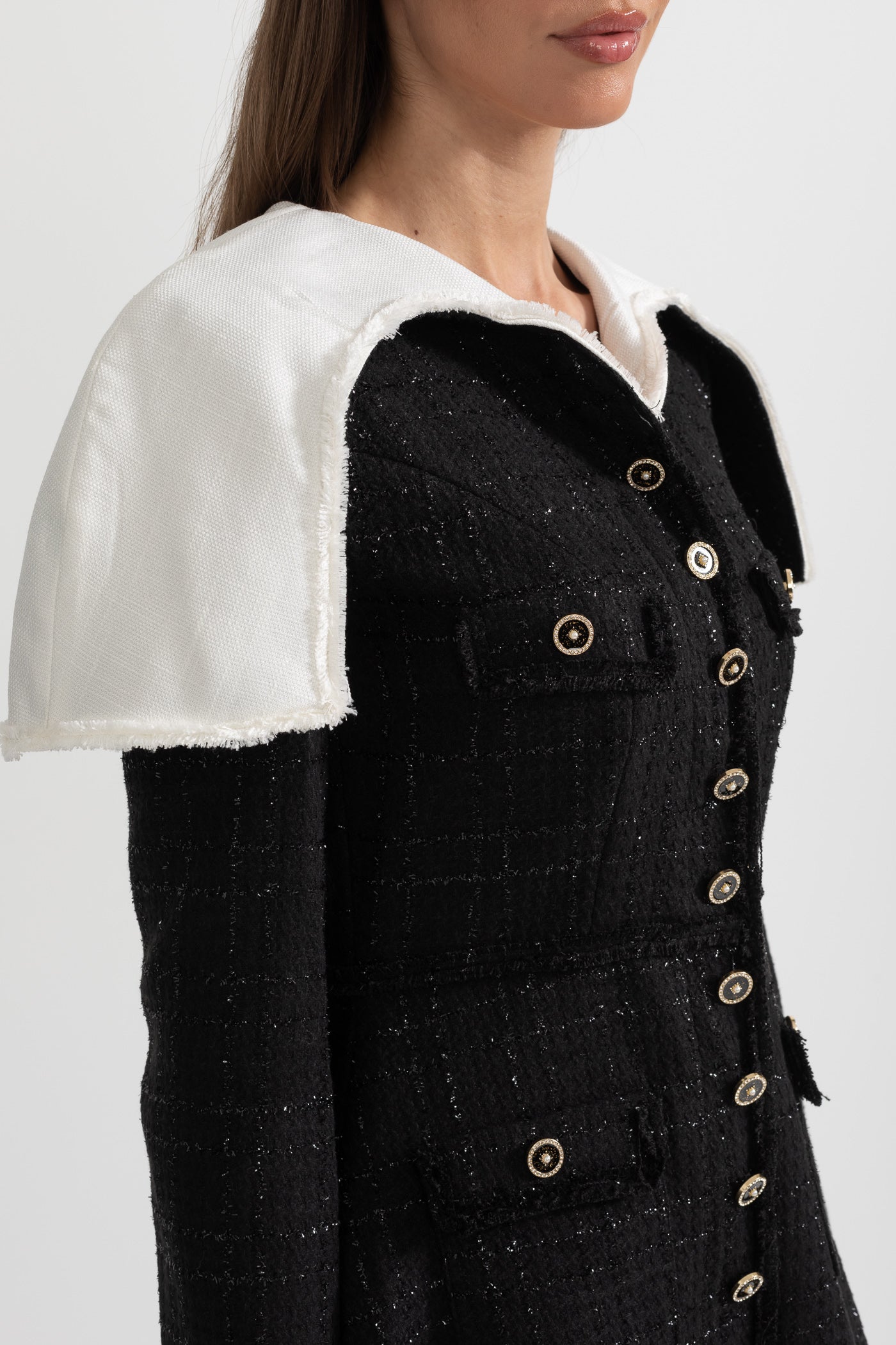 Rochie din tweed texturat cu mâneci lungi și clapete mari distinctive pe umeri - Negru 