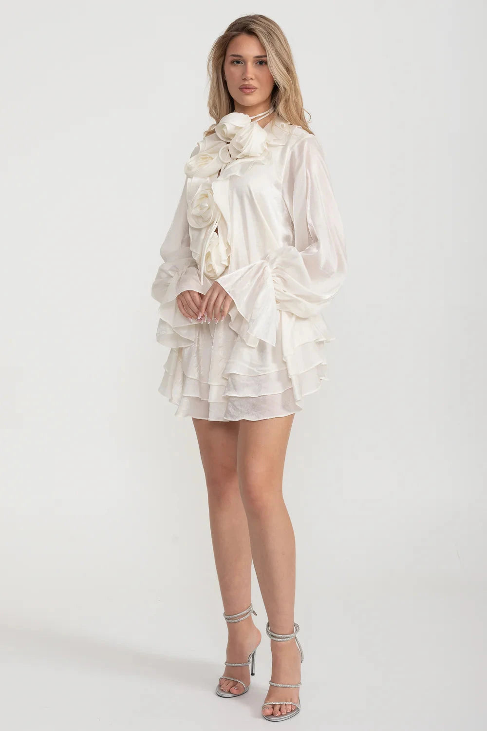 Flowing Sheer Dress With Floral Appliques And Long Puffy Sleeves - Ivoire