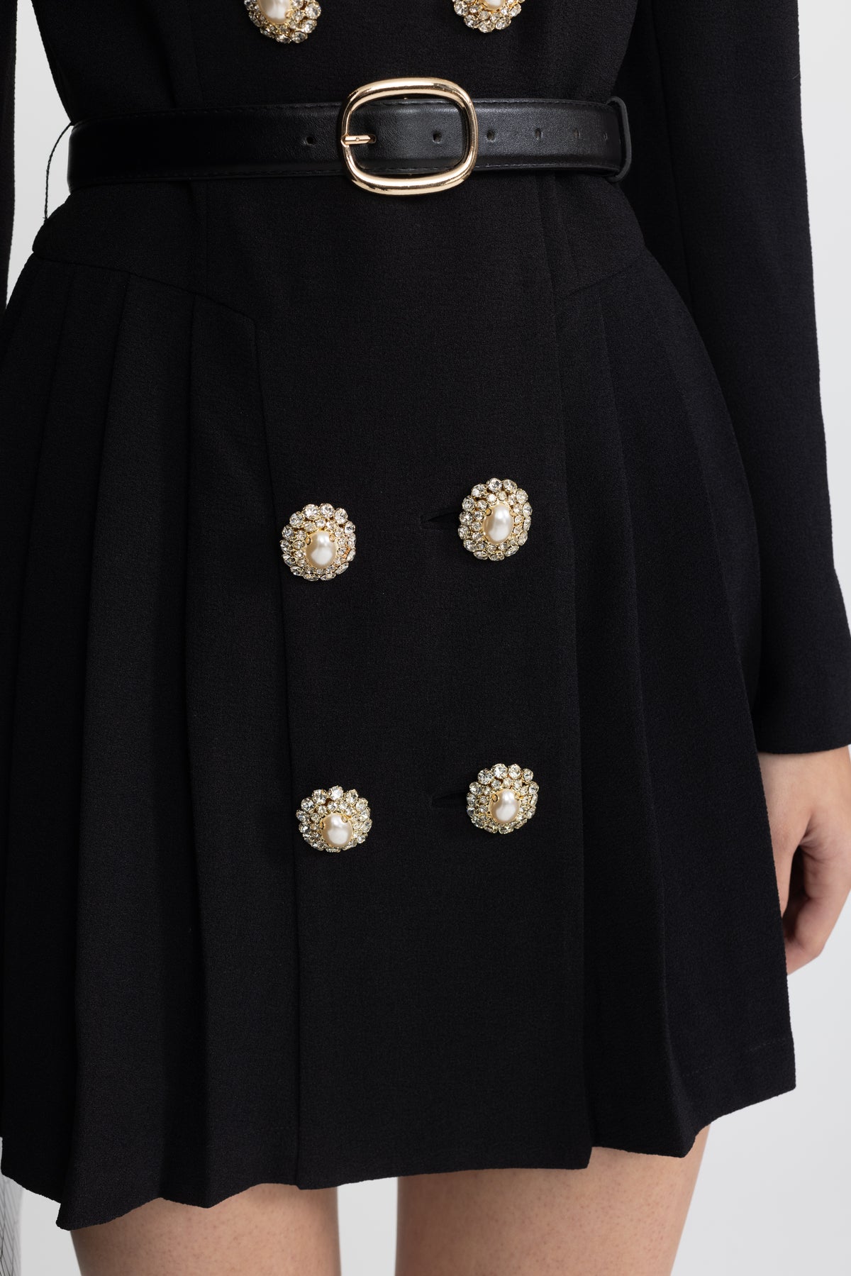 Rochie mini tip blazer cu revere contrastante, cordon și pliuri - Negru 