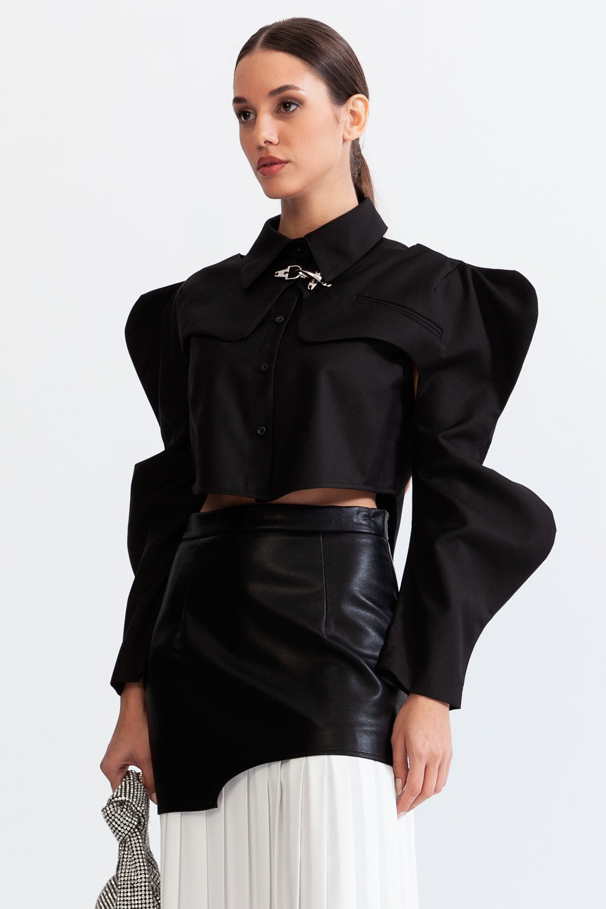 Cămașă neagră cu mânecă lungă și fluturi 