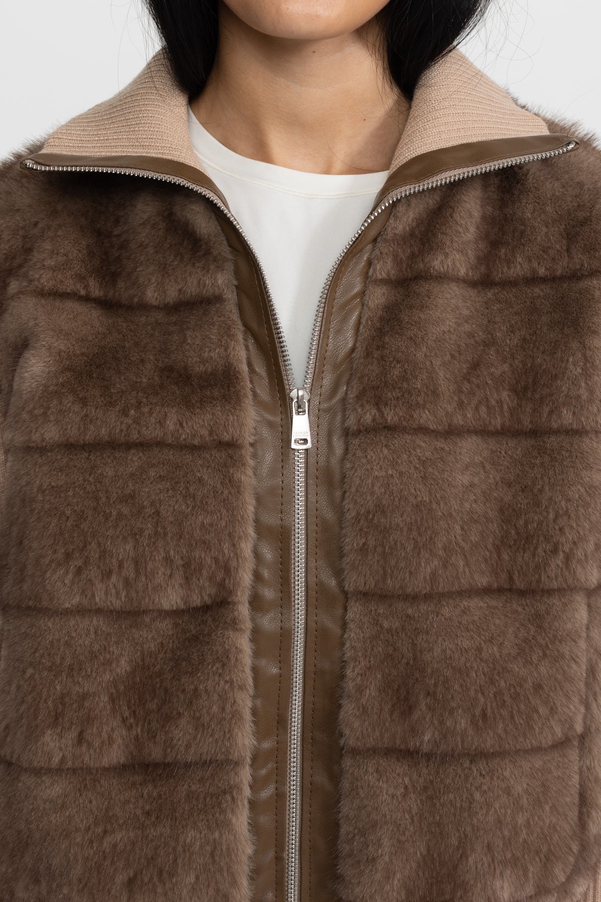 Jachetă cu fermoar și mâneci tricotate Plush Panel - Mocha 