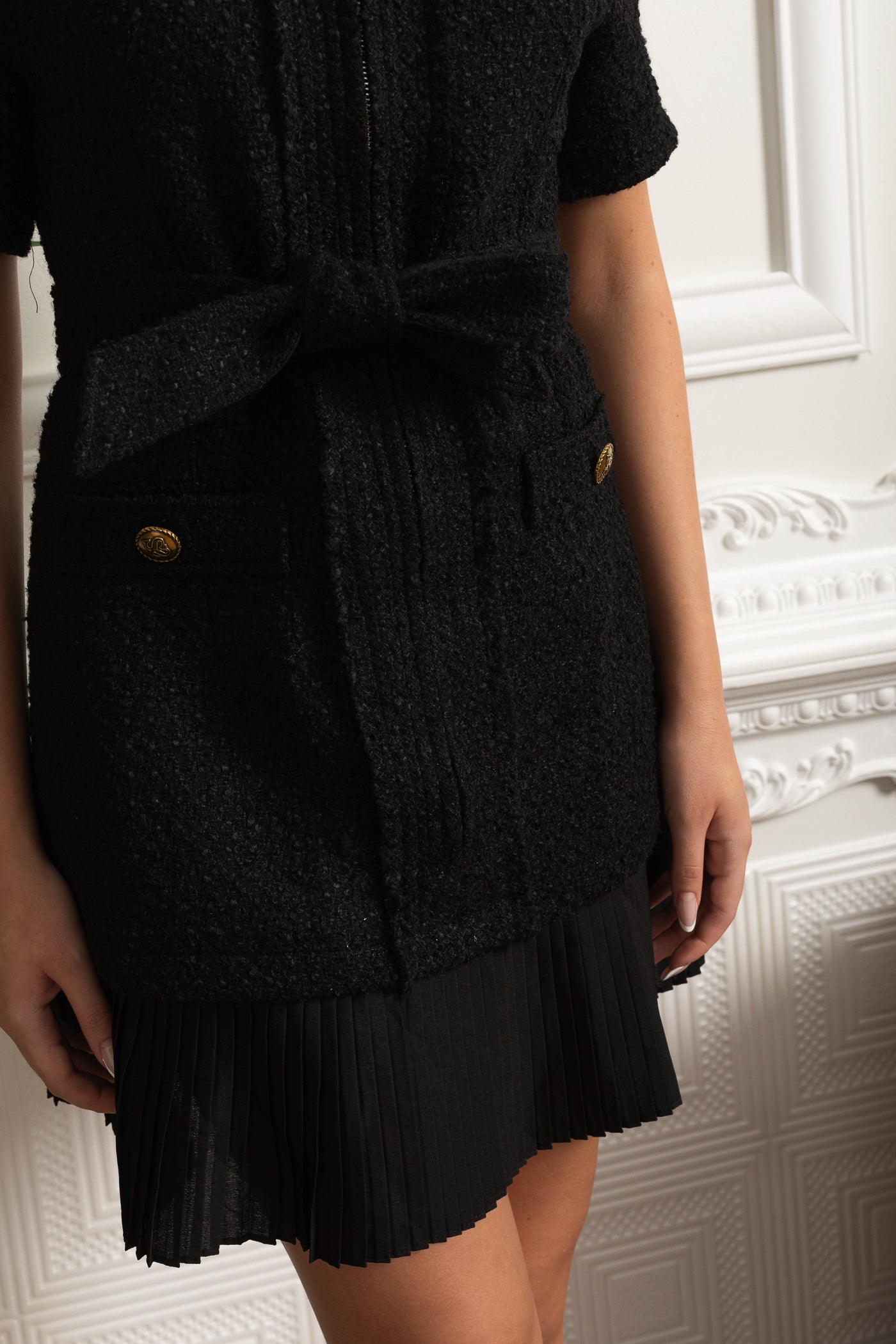 Rochie mini Bouclé cu talie accentuată cu curea și tiv plisat - Negru 