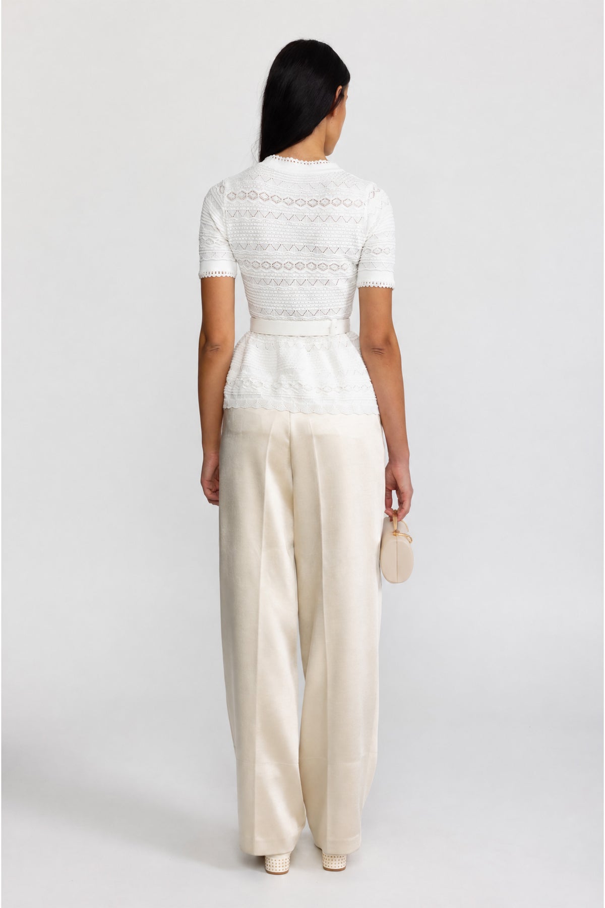 Top peplum alb din tricot pointelle cu fundă 