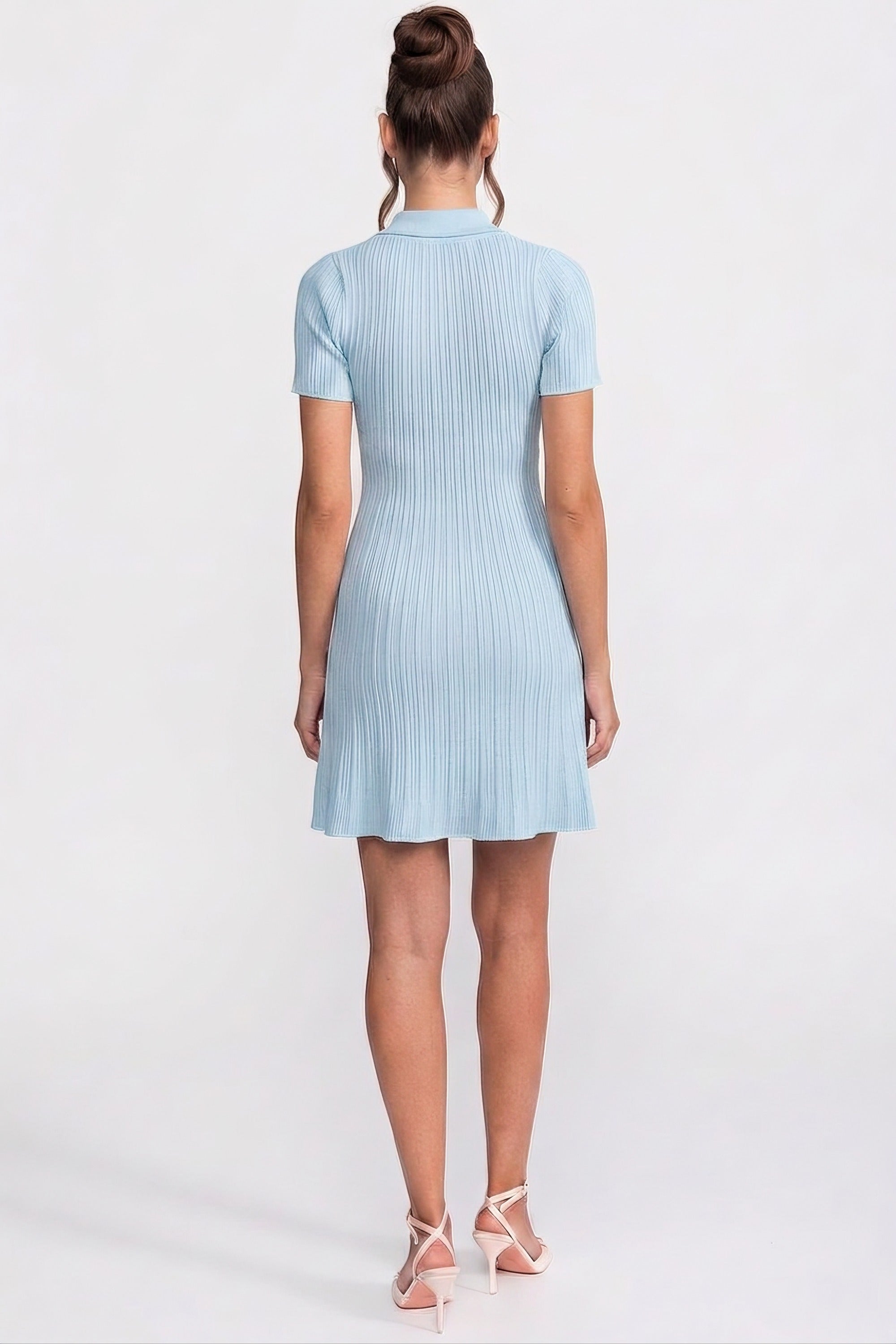 Rochie mini tricotată cu textură rib și închidere cu nasturi în față - Baby Blue 