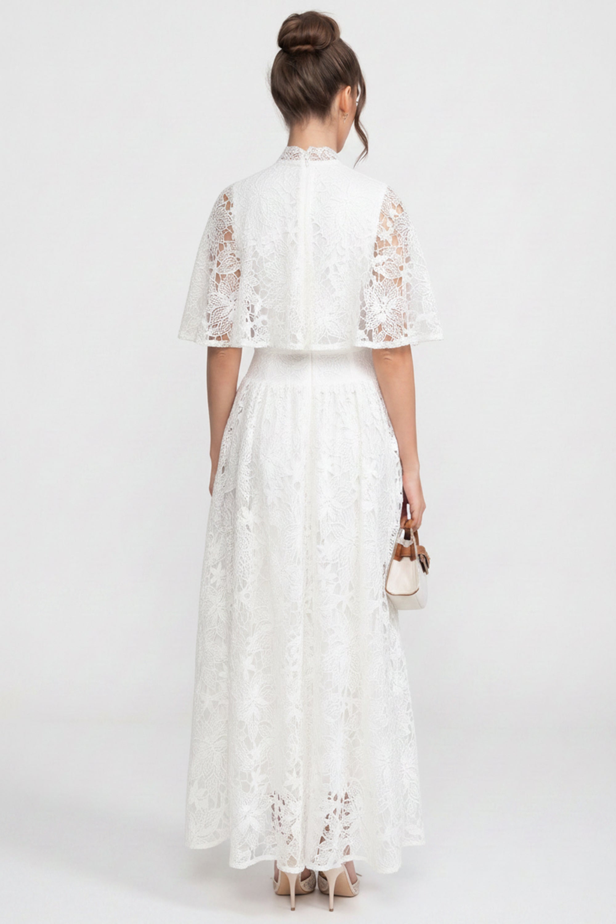 Rochie maxi din dantelă florală cu mânecă scurtă și detaliu 3D cu fundă - Albă 