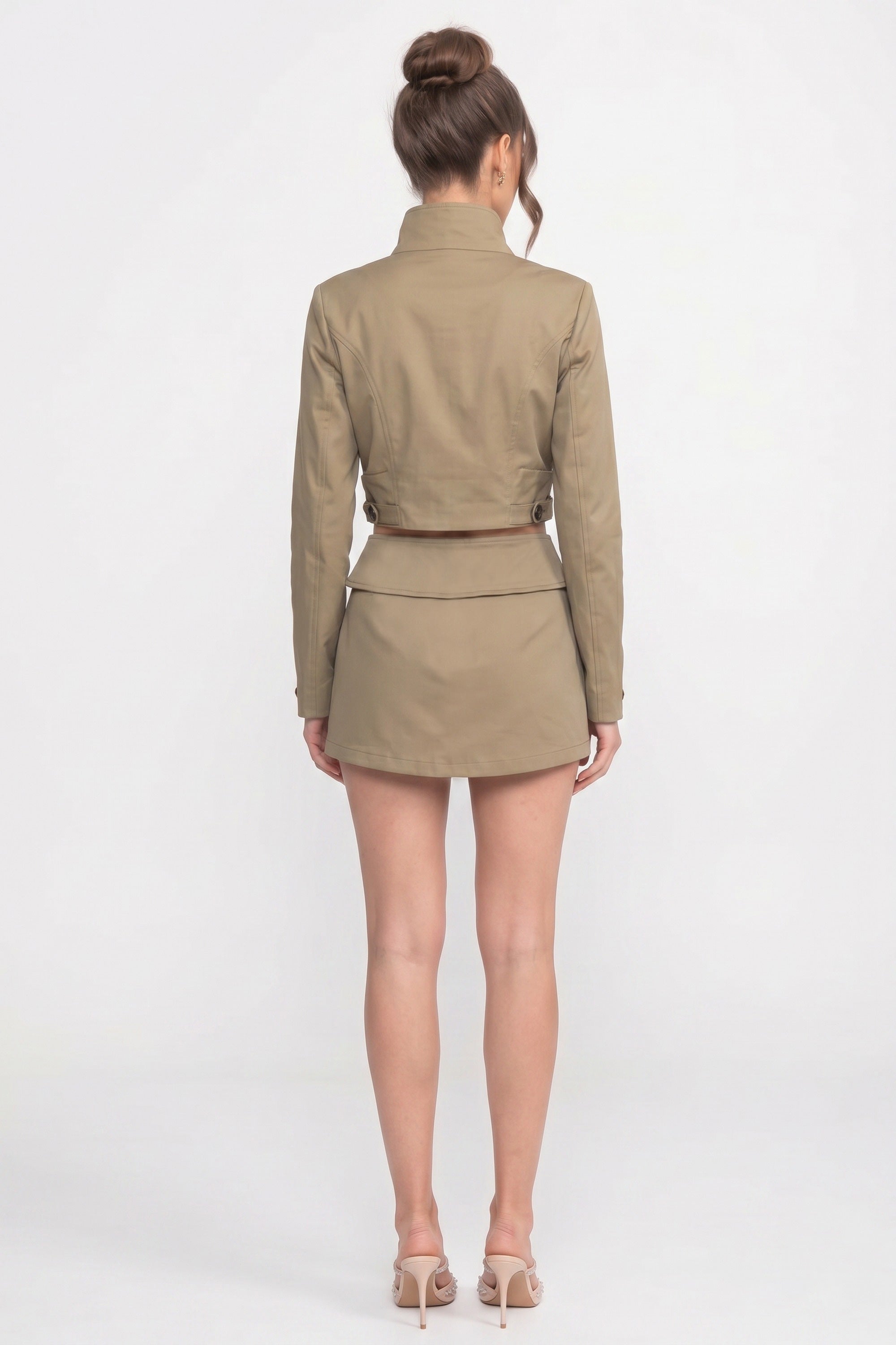Set coordonat cu jachetă scurtă cu închidere dublă și fustă mini - Khaki 