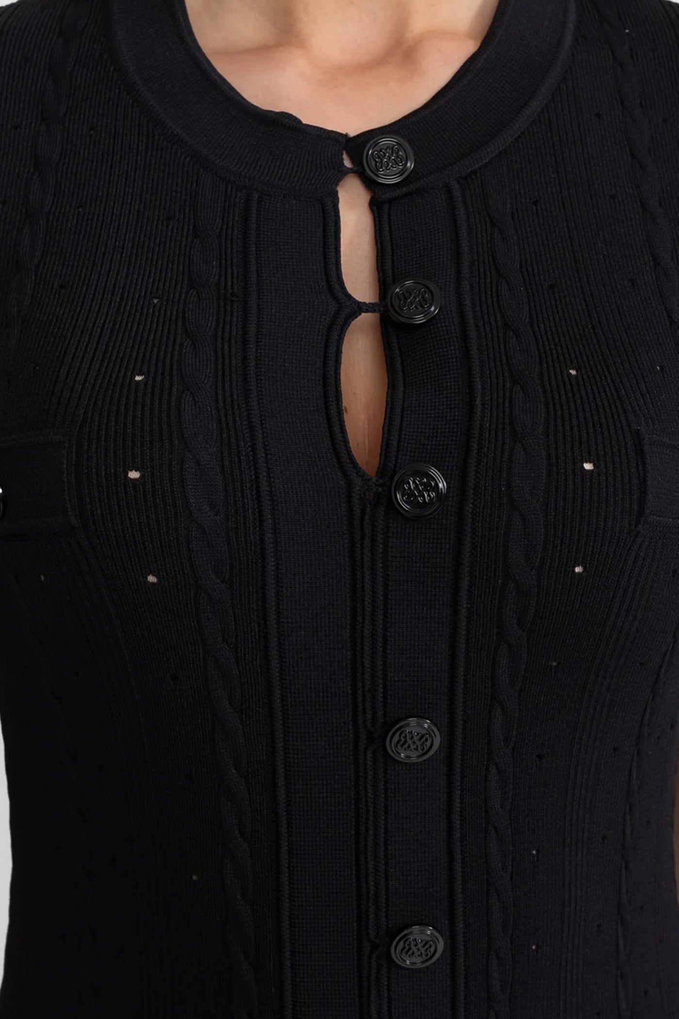 Rochie midi tricotată cu nasturi și detalii pointelle – Negru 