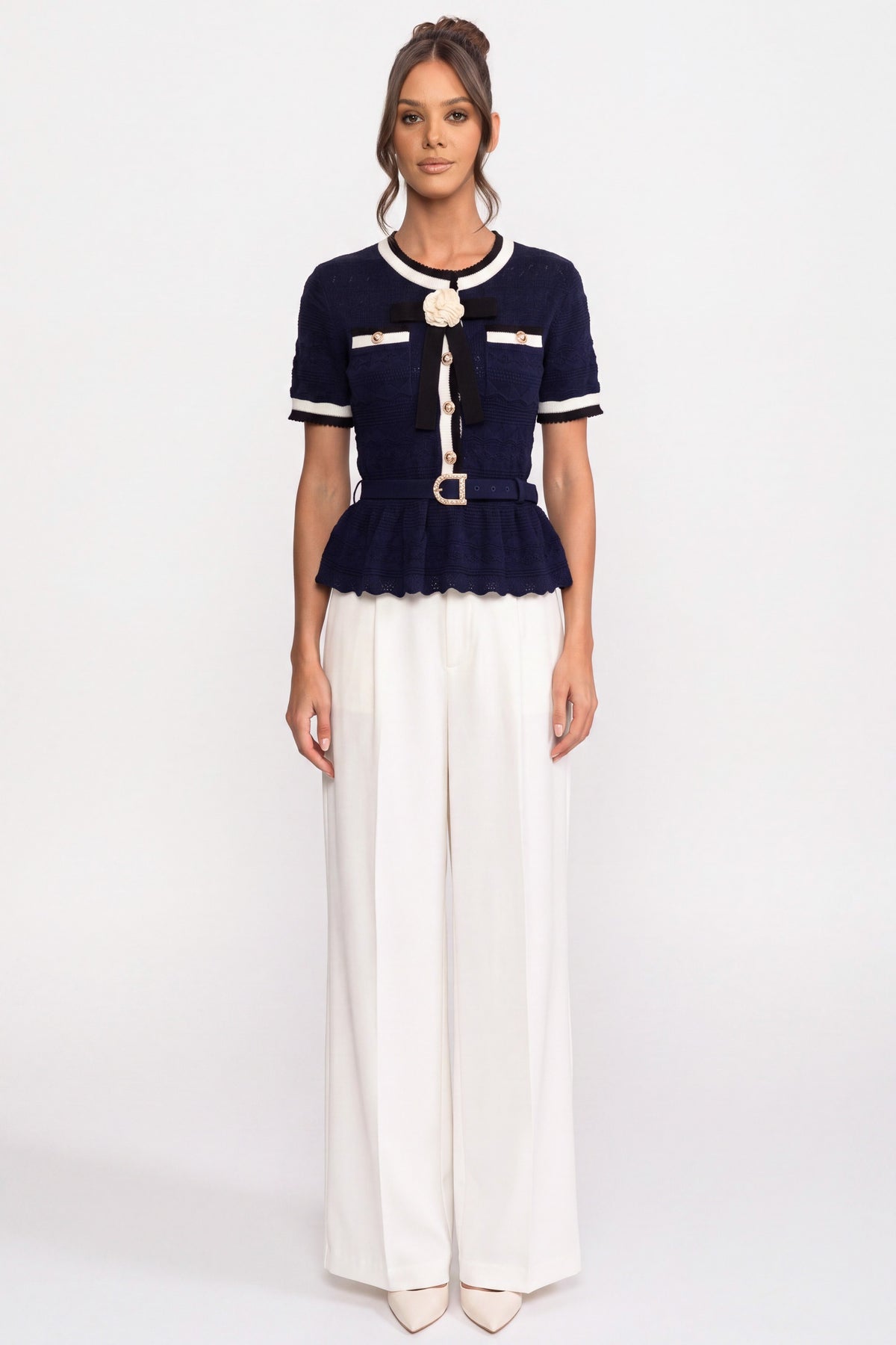 Top tricotat peplum cu guler sailor contrastant și nasturi cu perle - Navy 