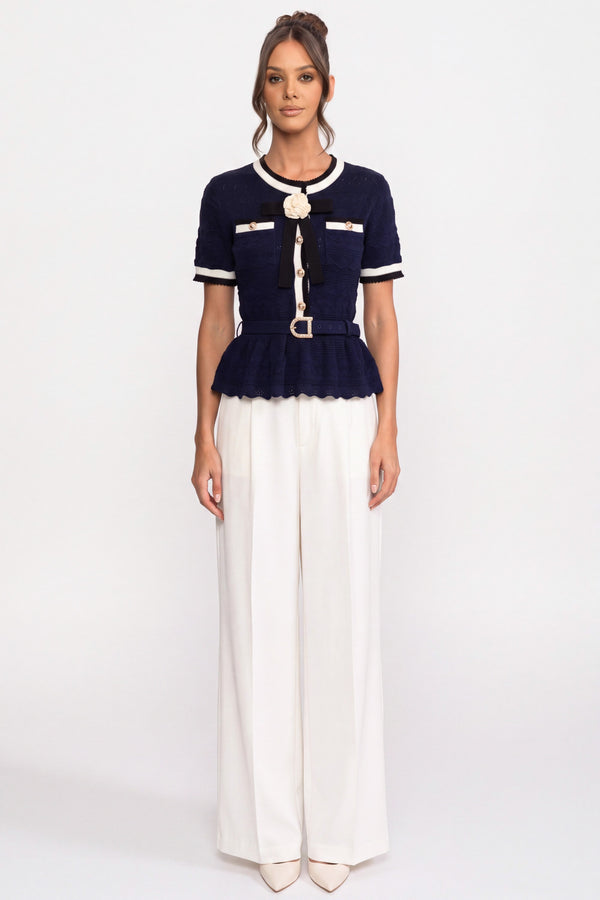 Top tricotat peplum cu guler sailor contrastant și nasturi cu perle - Navy 
