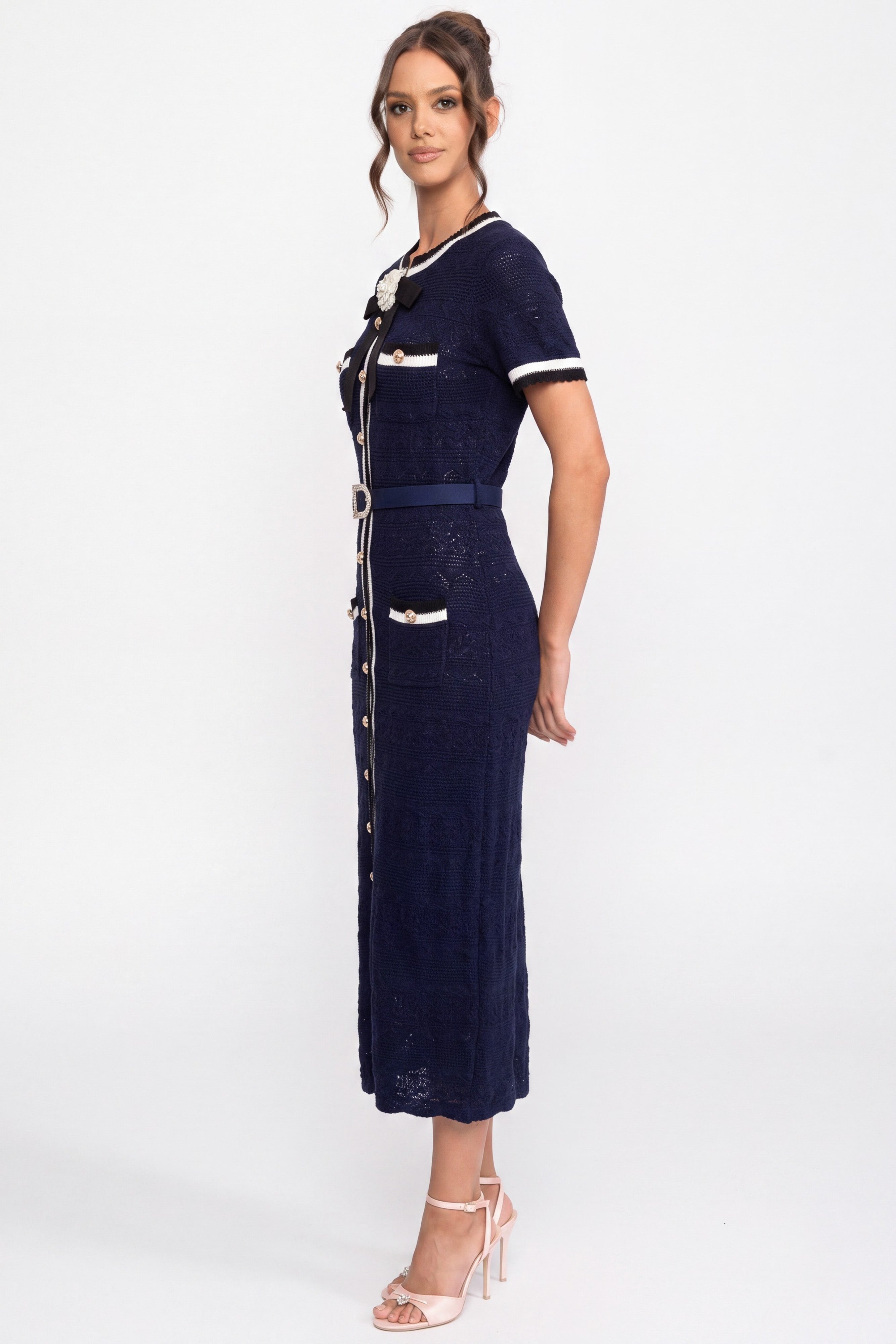 Rochie midi tricotată cu paspoal alb și curea cu cataramă aurie - Navy 