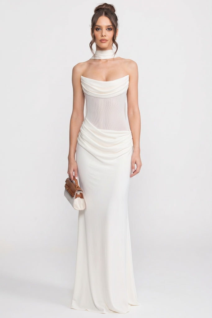 Rochie maxi drapată, fără bretele, cu decolteu tip cowl și fular transparent - Alb 