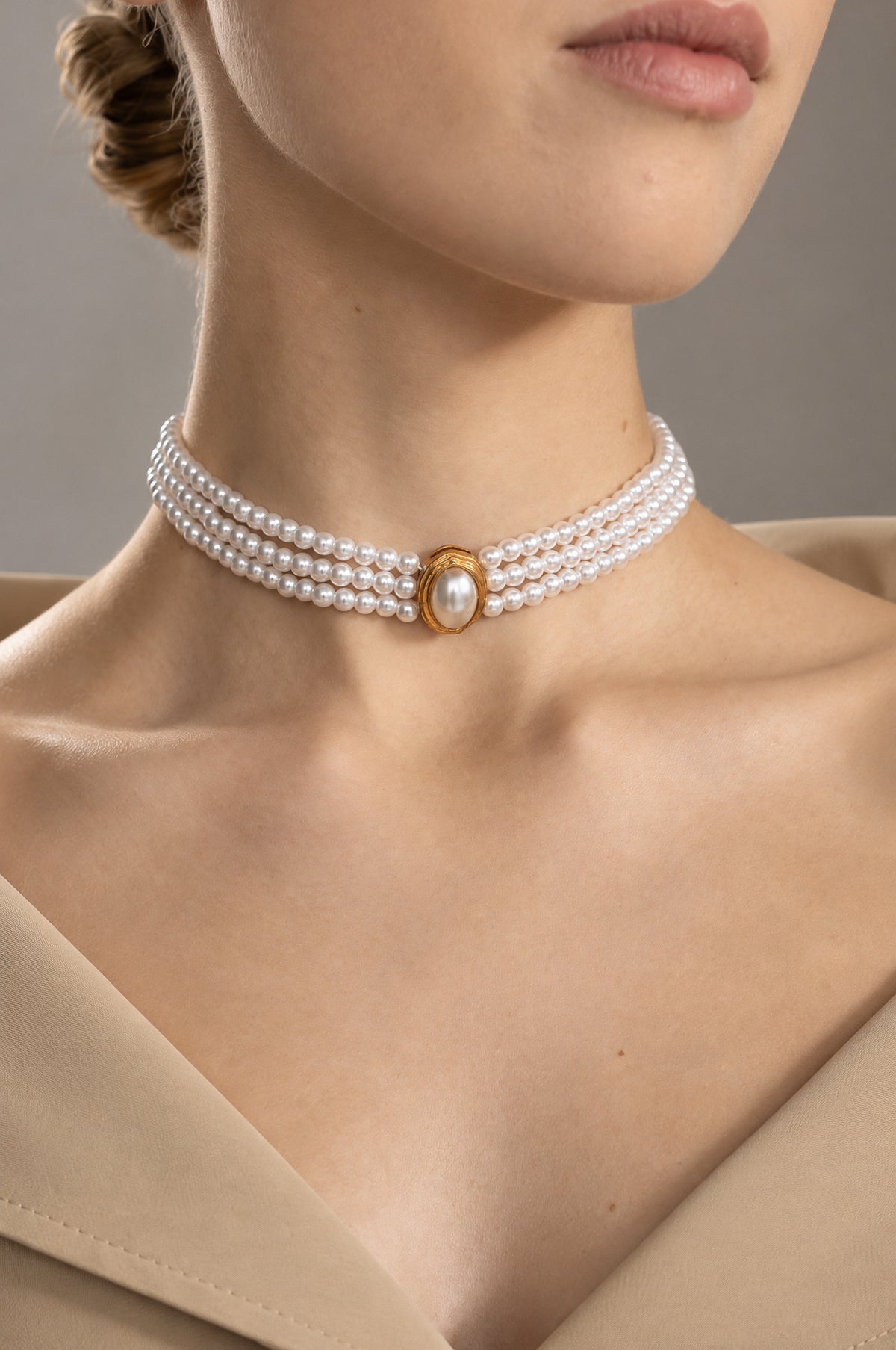 Triple Strand Pearl Choker with Cameo Clasp - White