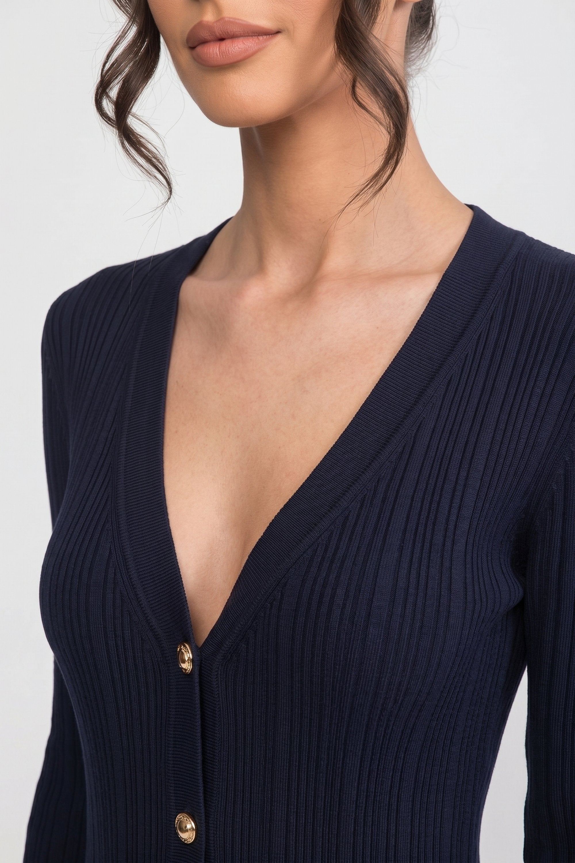 Rochie maxi tricotată plisată cu mânecă lungă, închidere frontală cu nasturi și manșete în contrast - Navy 