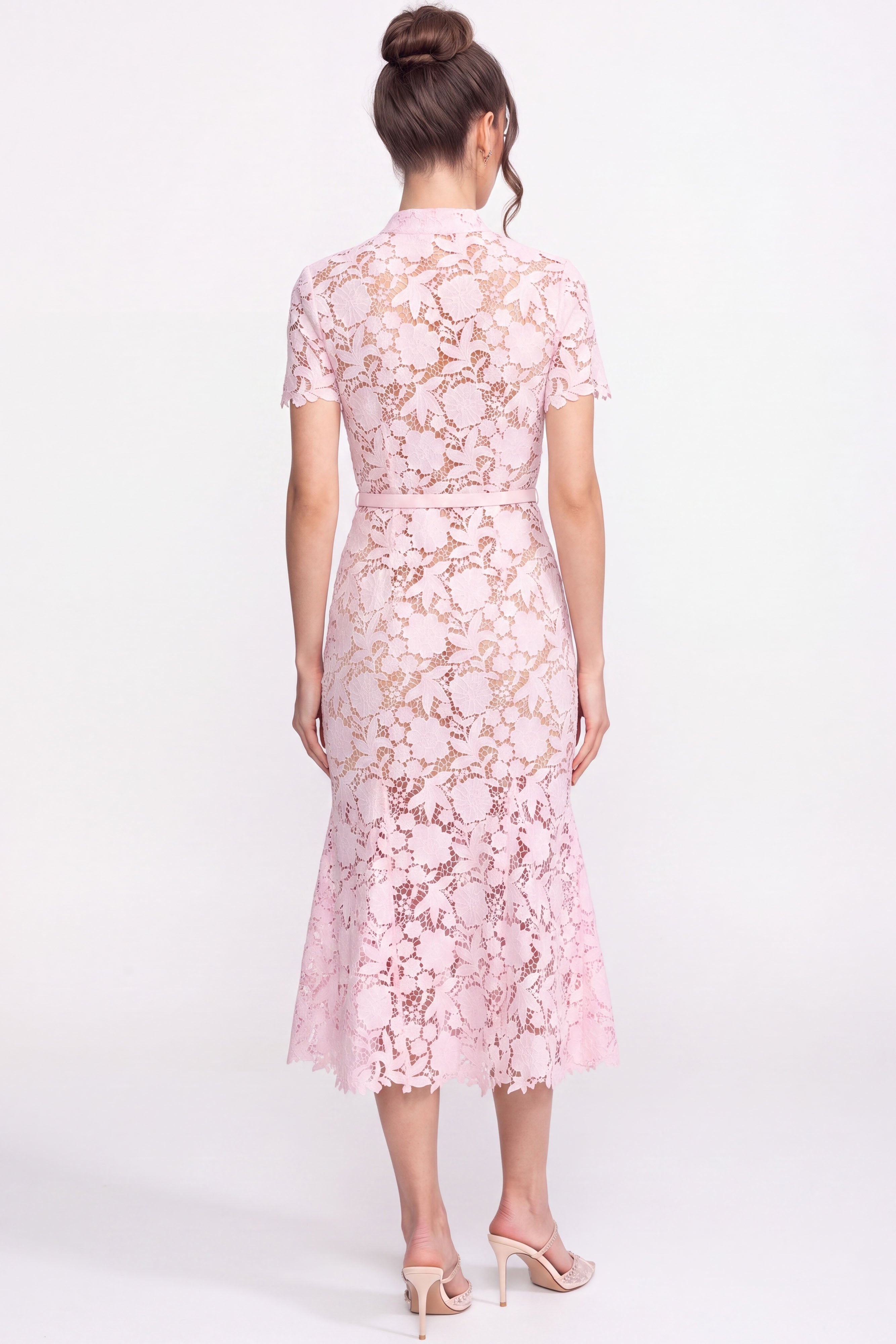 Rochie midi din dantelă cu mânecă scurtă, decolteu cu guler și talie accentuată cu curea - Pink 