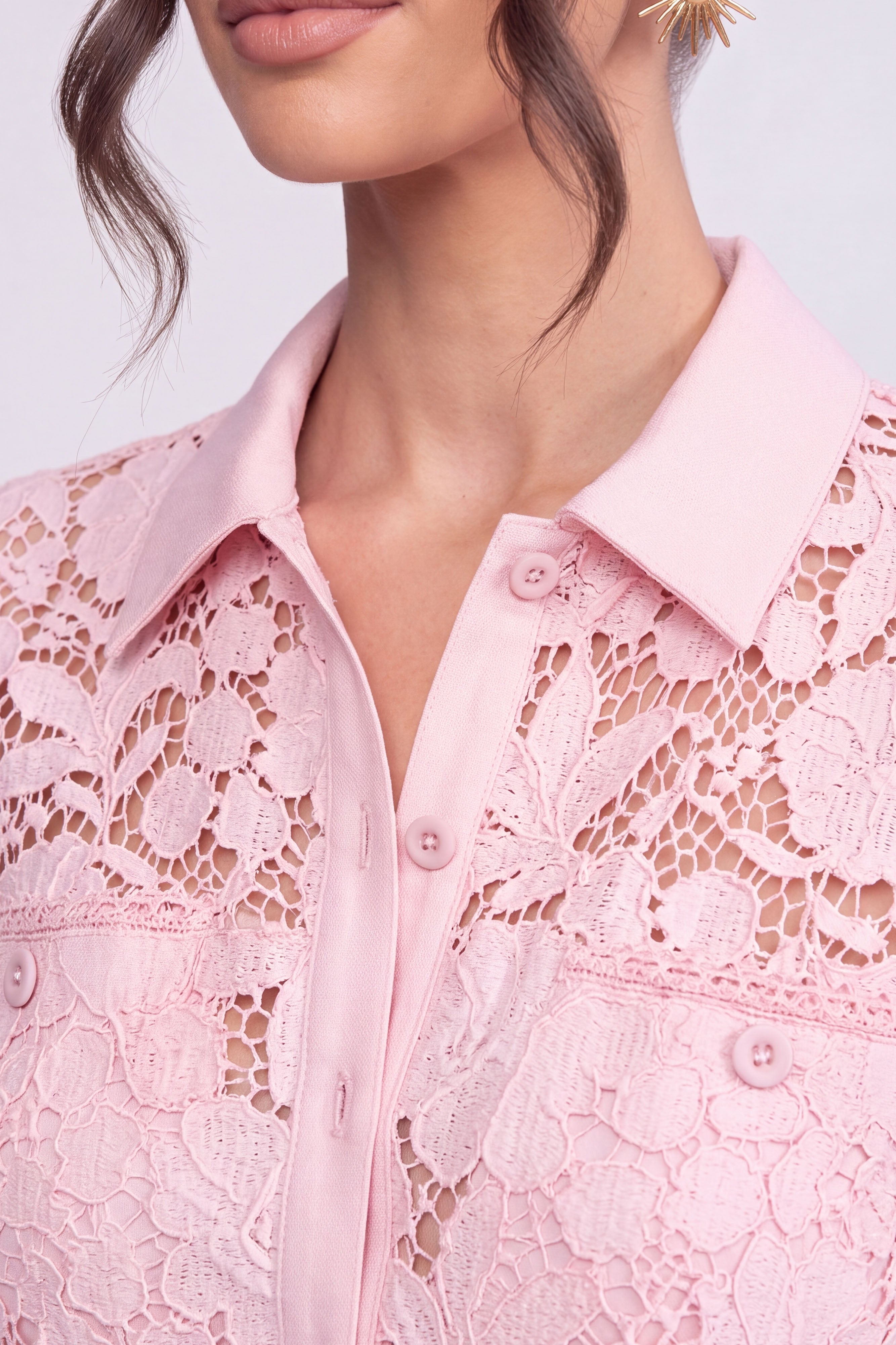 Rochie midi din dantelă cu mânecă scurtă, decolteu cu guler și talie accentuată cu curea - Pink 