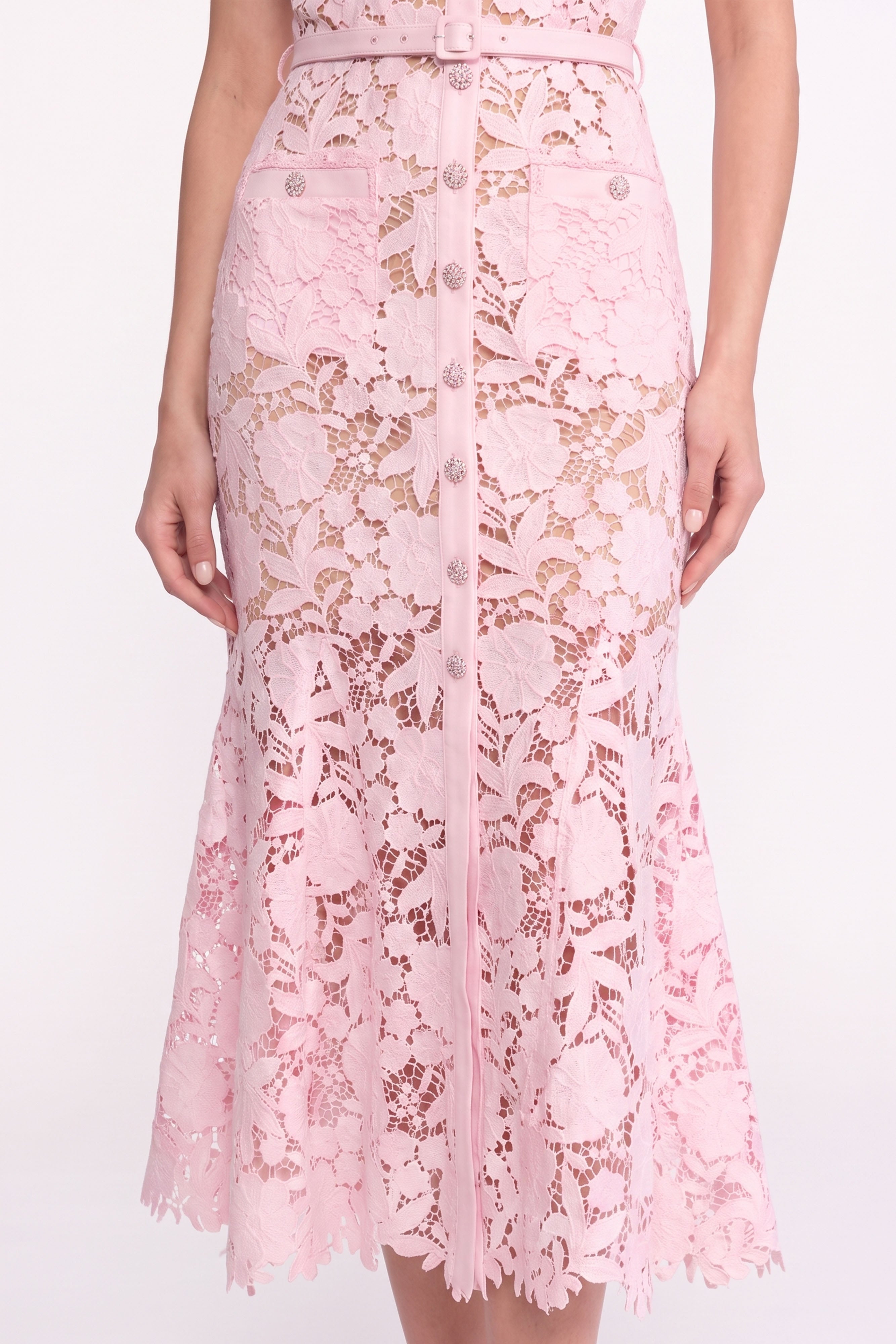 Rochie midi din dantelă cu mânecă scurtă, decolteu cu guler și talie accentuată cu curea - Pink 