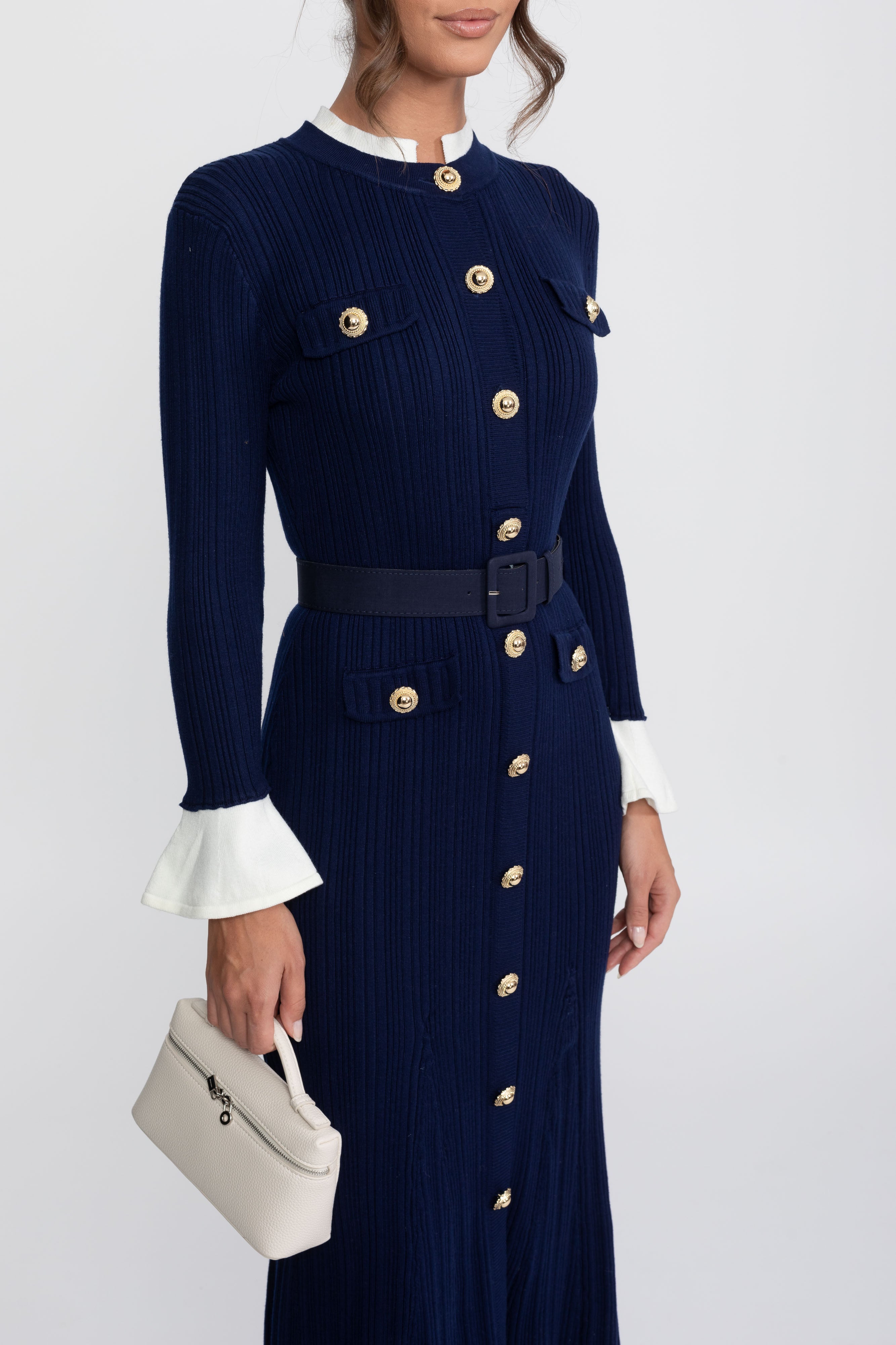 Rochie midi tricotată cu nervuri, cu centură, manșete și guler albe - Navy 