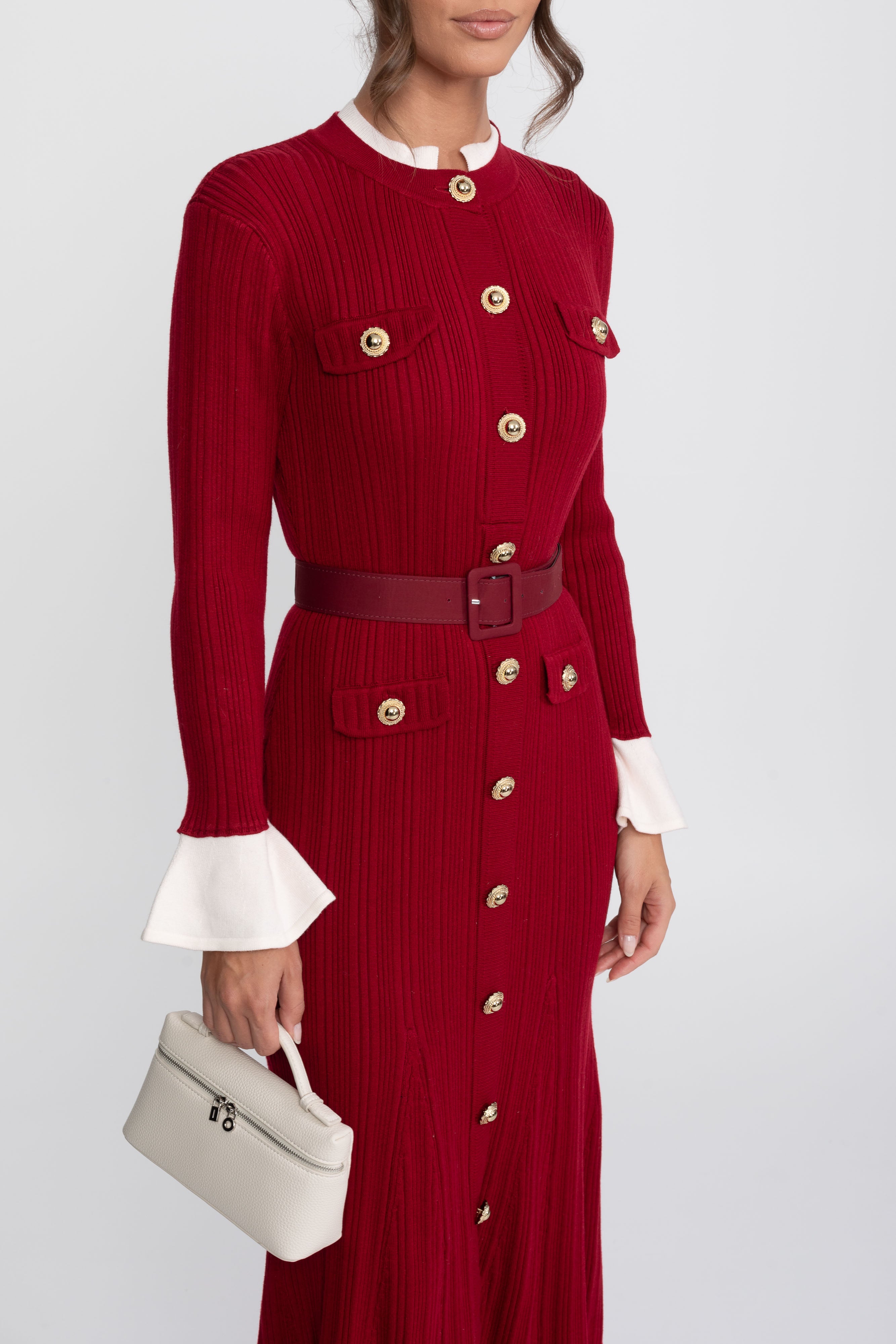 Rochie midi tricotată cu textură ribbed, cu curea, manșete și guler albe - Burgundy 