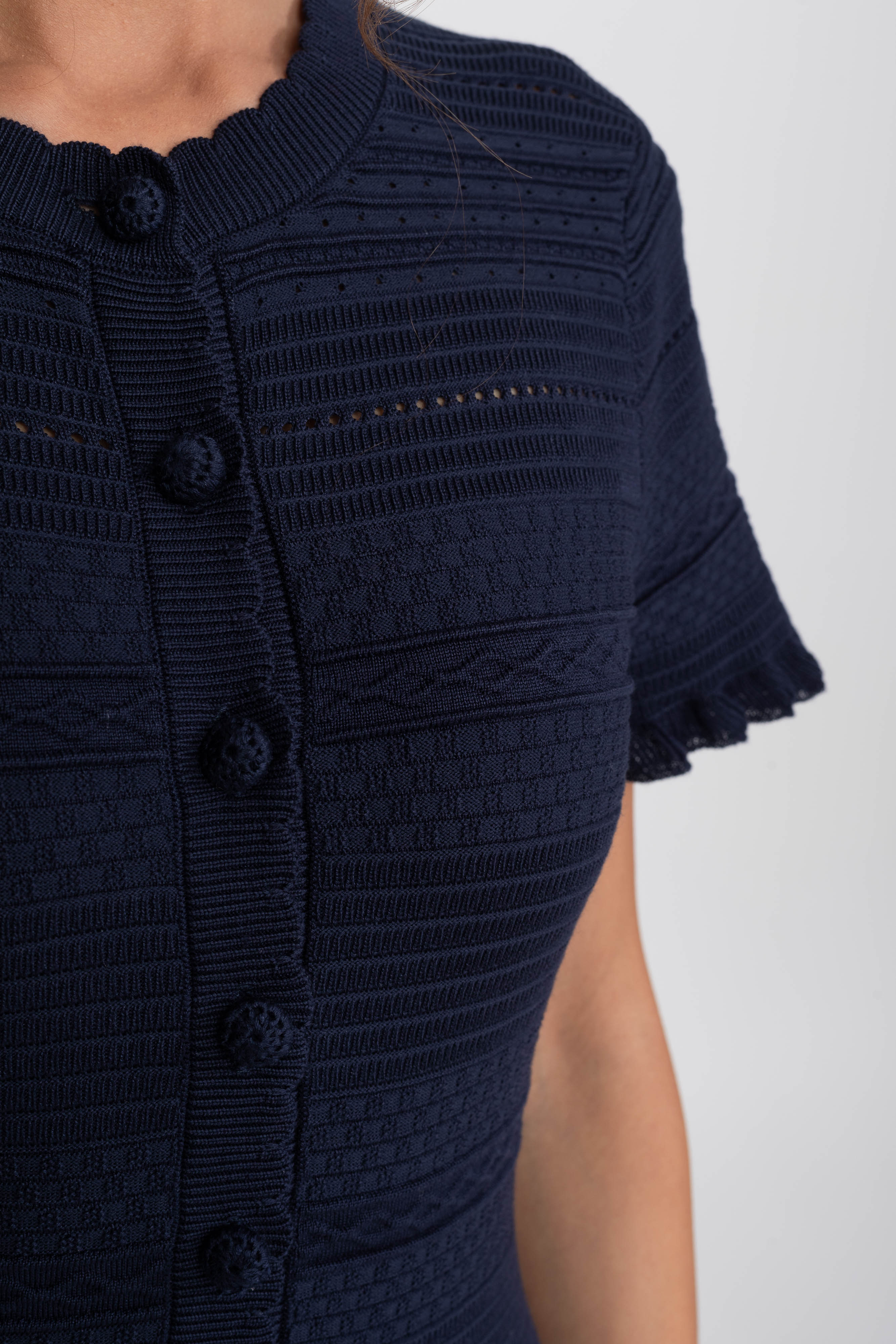 Rochie midi tricotată cu tiv în volane și închidere cu nasturi în față - Navy 