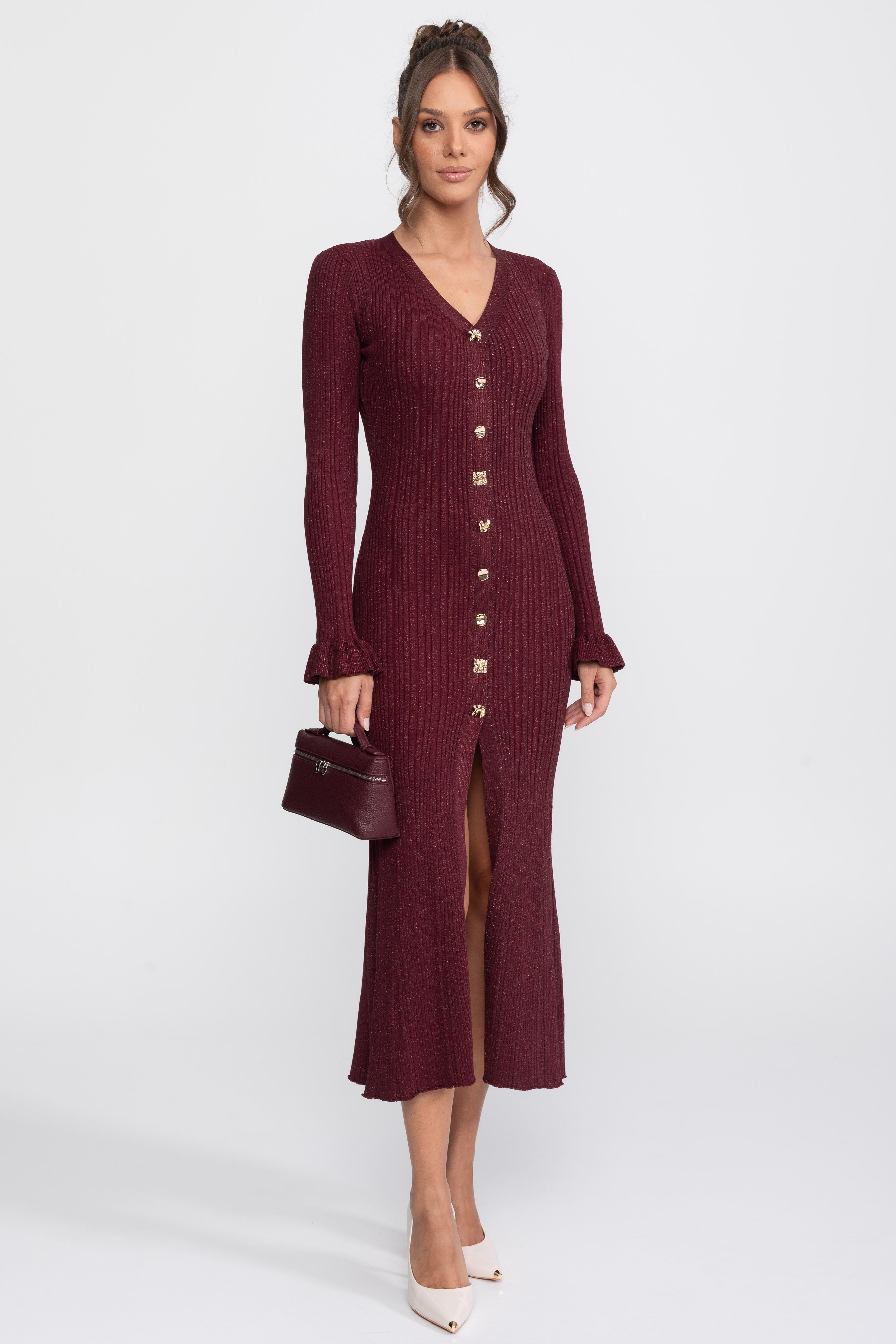 Rochie maxi tricotată rib cu decolteu în V și nasturi în față, cu manșete cu volane - Burgundy 