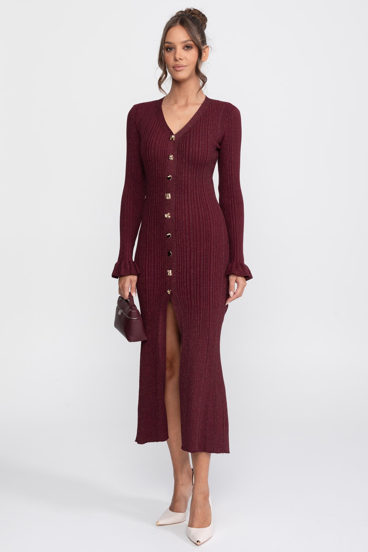 Rochie maxi tricotată rib cu decolteu în V și nasturi în față, cu manșete cu volane - Burgundy 
