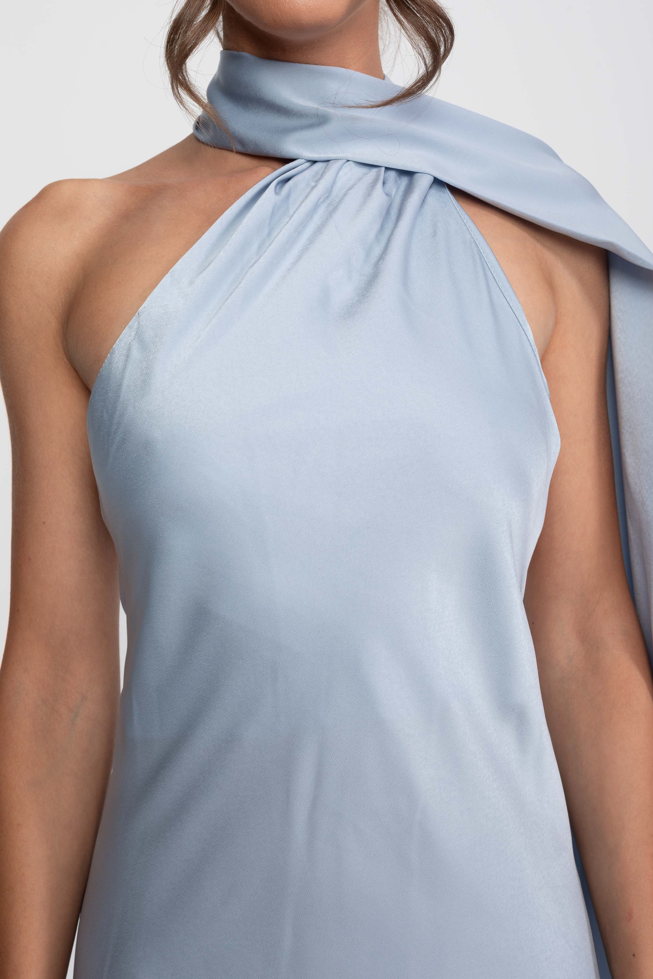 Rochie slip din satin, cu halter răsucit și decolteu asimetric - Albastru 