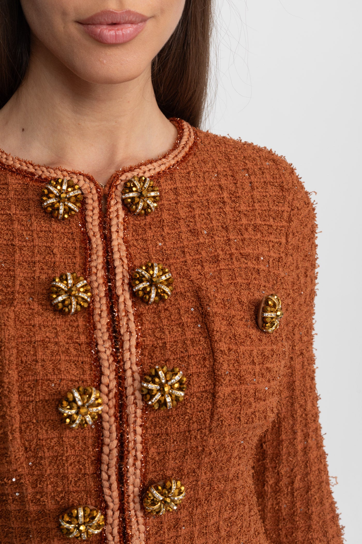 Rochie midi din tweed texturat cu detaliu de nasturi cu cristale – Ruginiu 