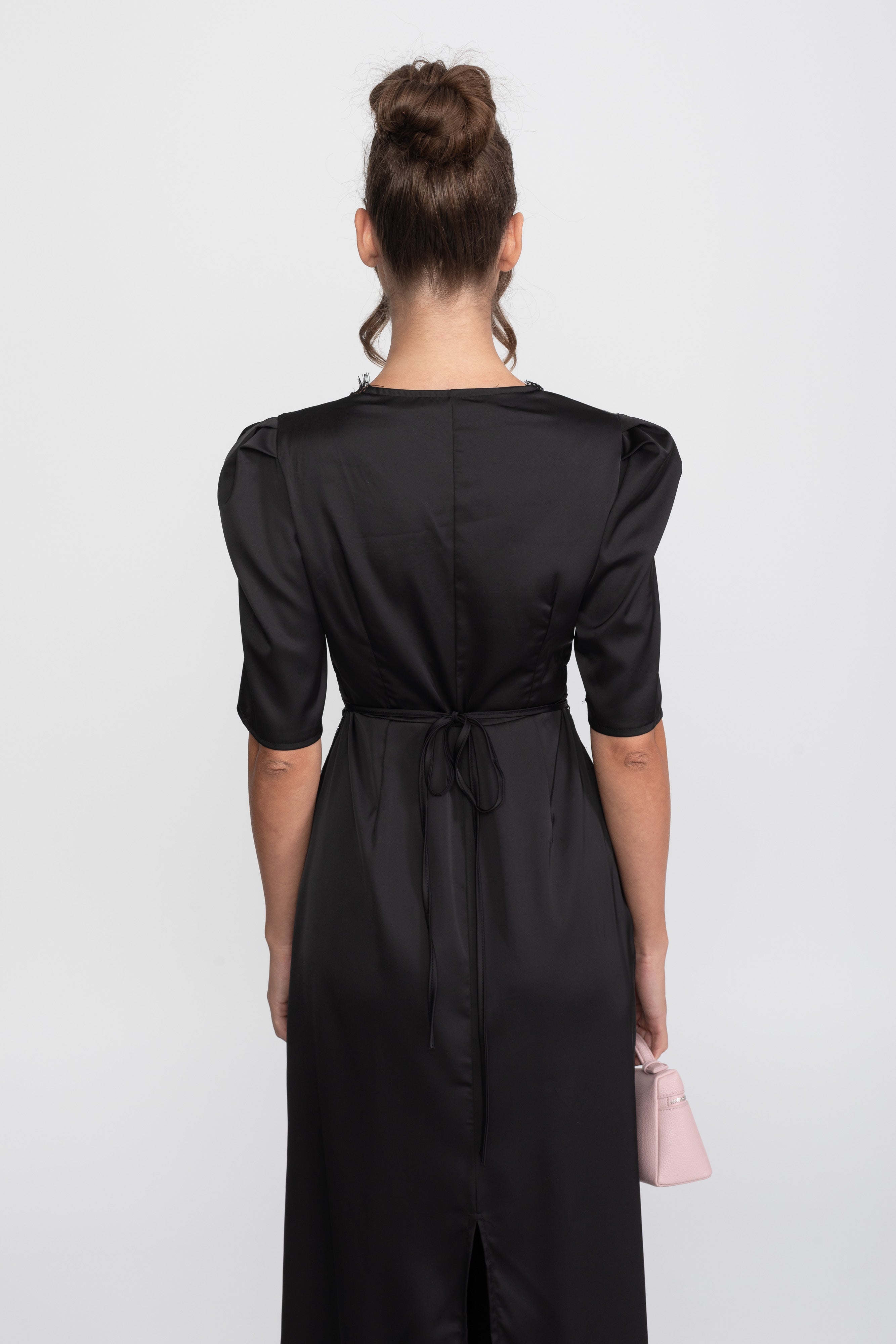 Rochie midi cu buline și finisaj din dantelă, cu mâneci bufante - Negru 