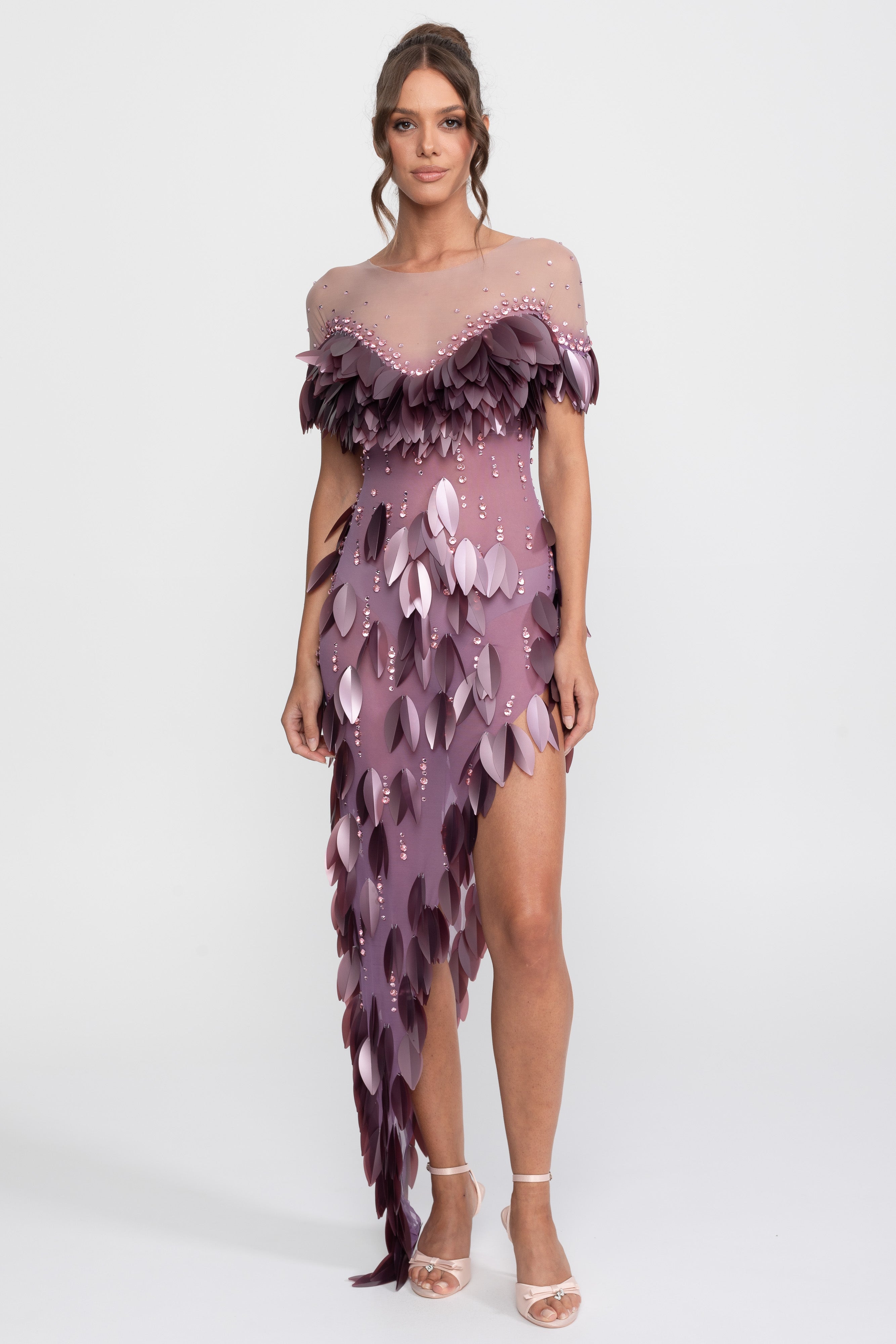 Rochie cu crăpătură, mâneci scurte și aplicații de petale 3D cu mărgele - Purple 