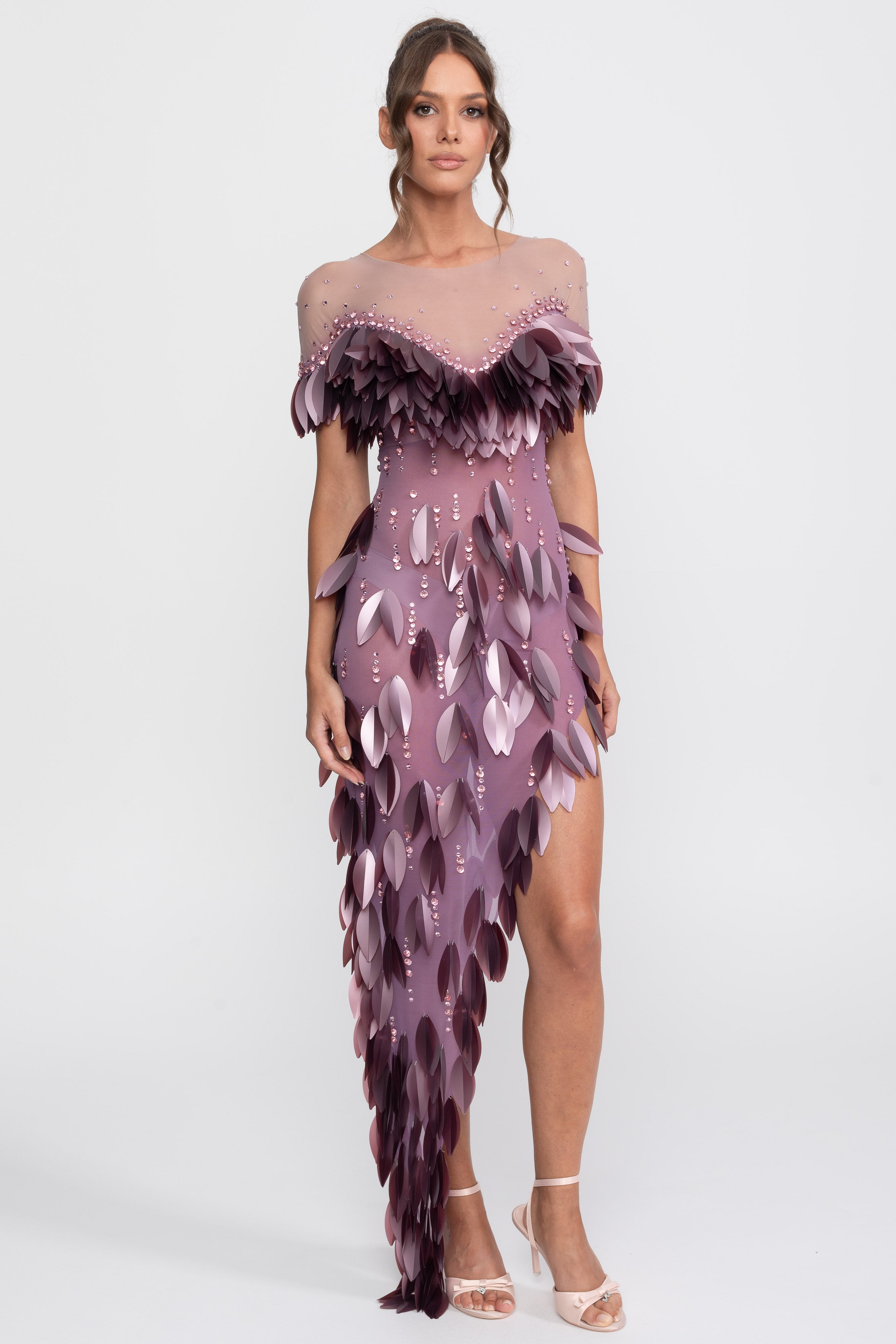 Rochie cu crăpătură, mâneci scurte și aplicații de petale 3D cu mărgele - Purple 