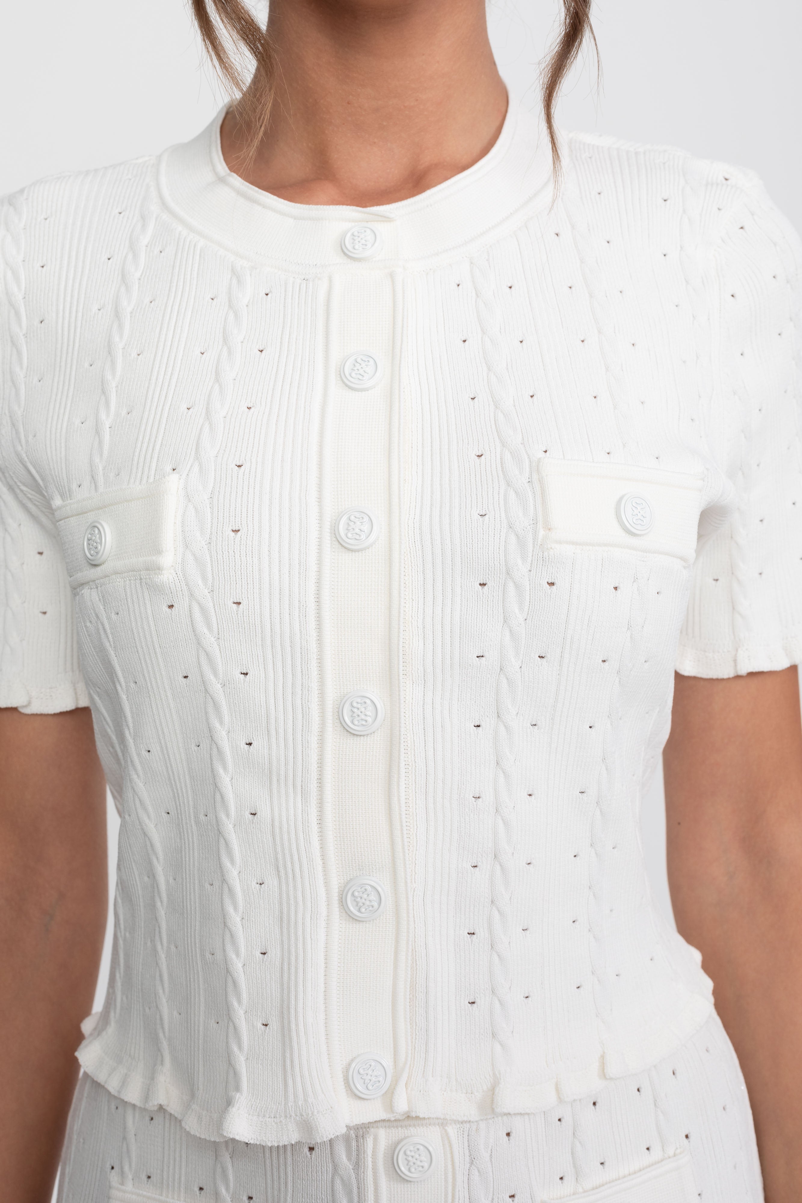 Set Co-Ord din tricot cu textură ribbed, cu cardigan cu închidere frontală cu nasturi și fustă maxi asortată - Alb 