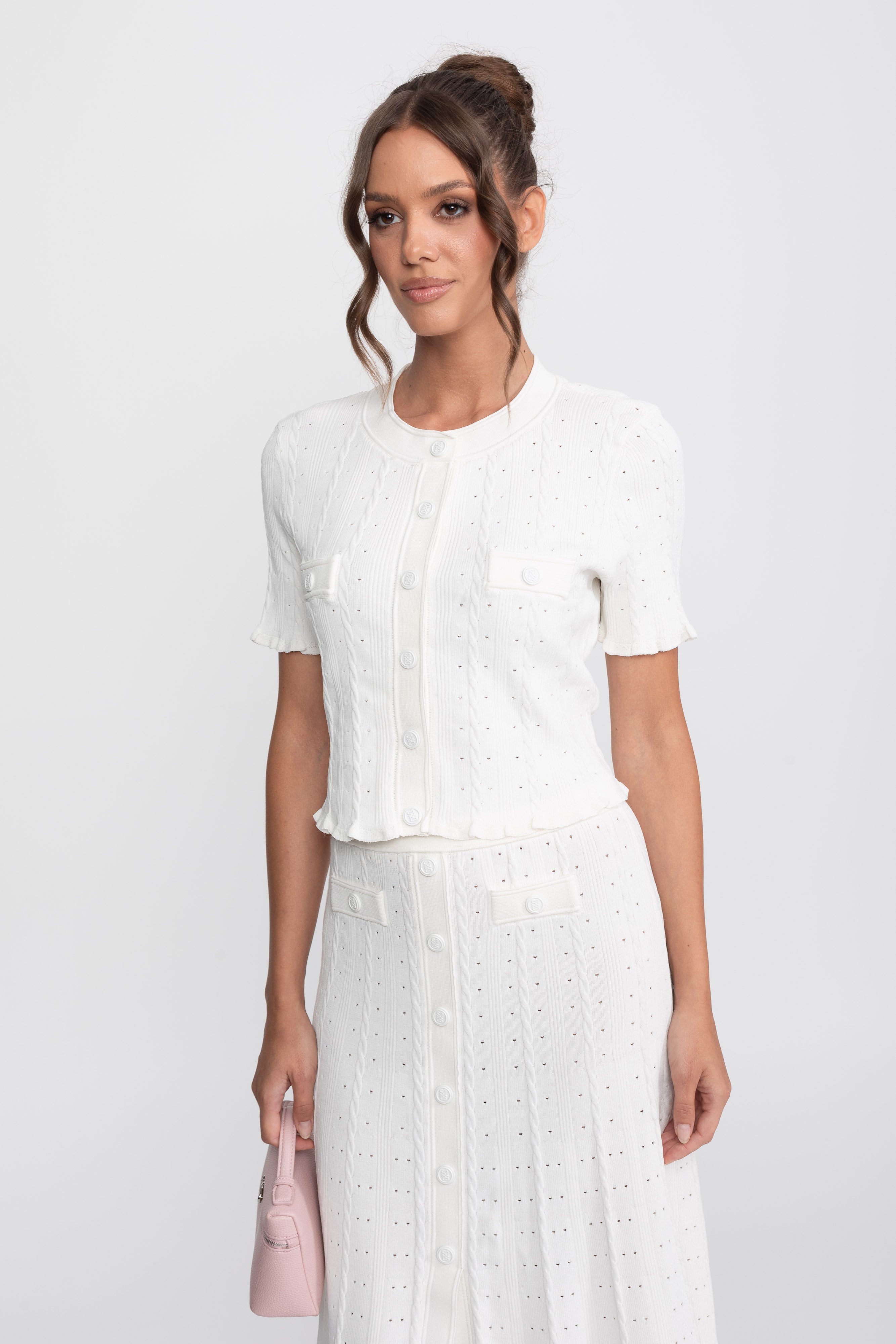 Set Co-Ord din tricot cu textură ribbed, cu cardigan cu închidere frontală cu nasturi și fustă maxi asortată - Alb 