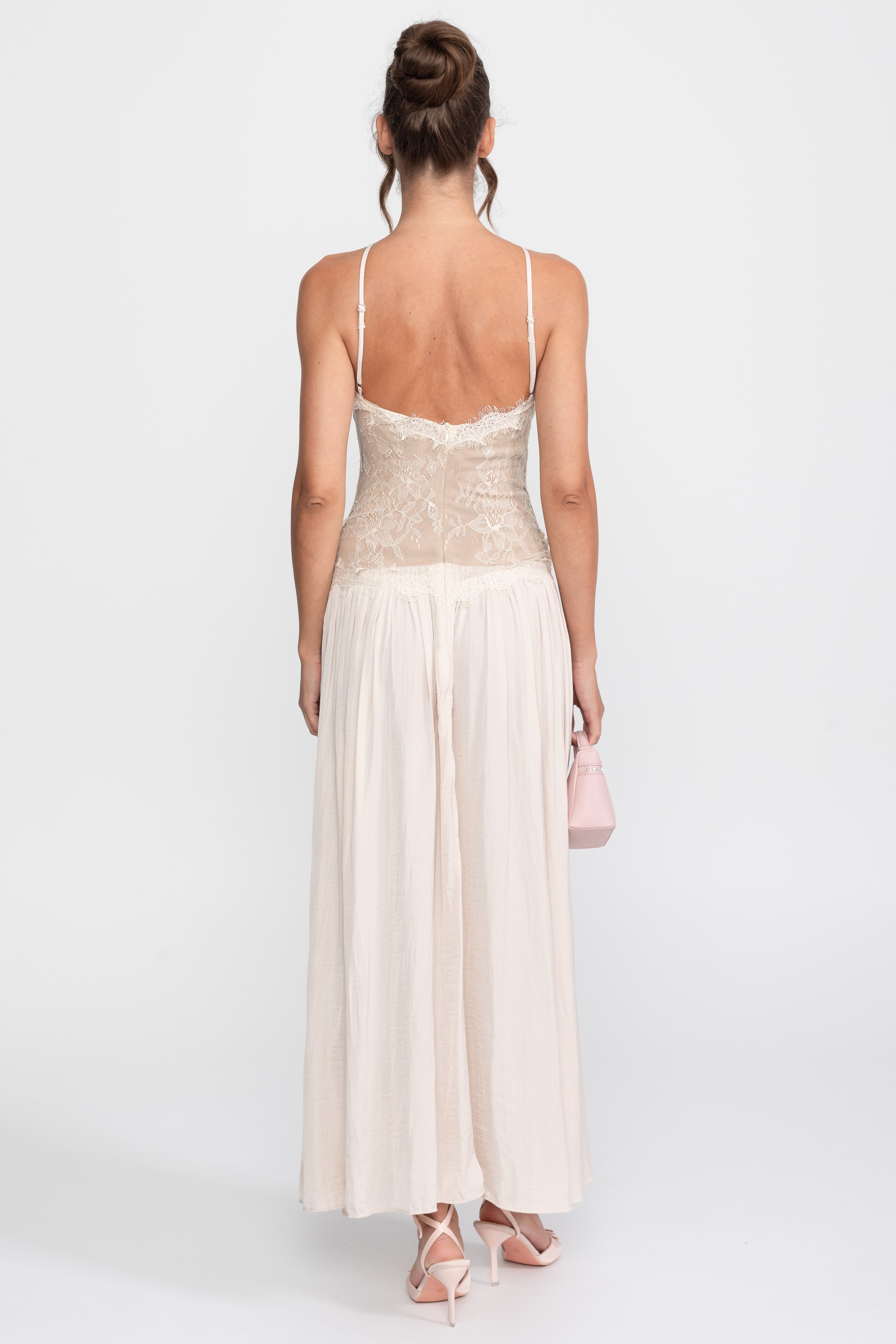 Rochie maxi fără mâneci cu halter din dantelă și fustă plisată - Cream 
