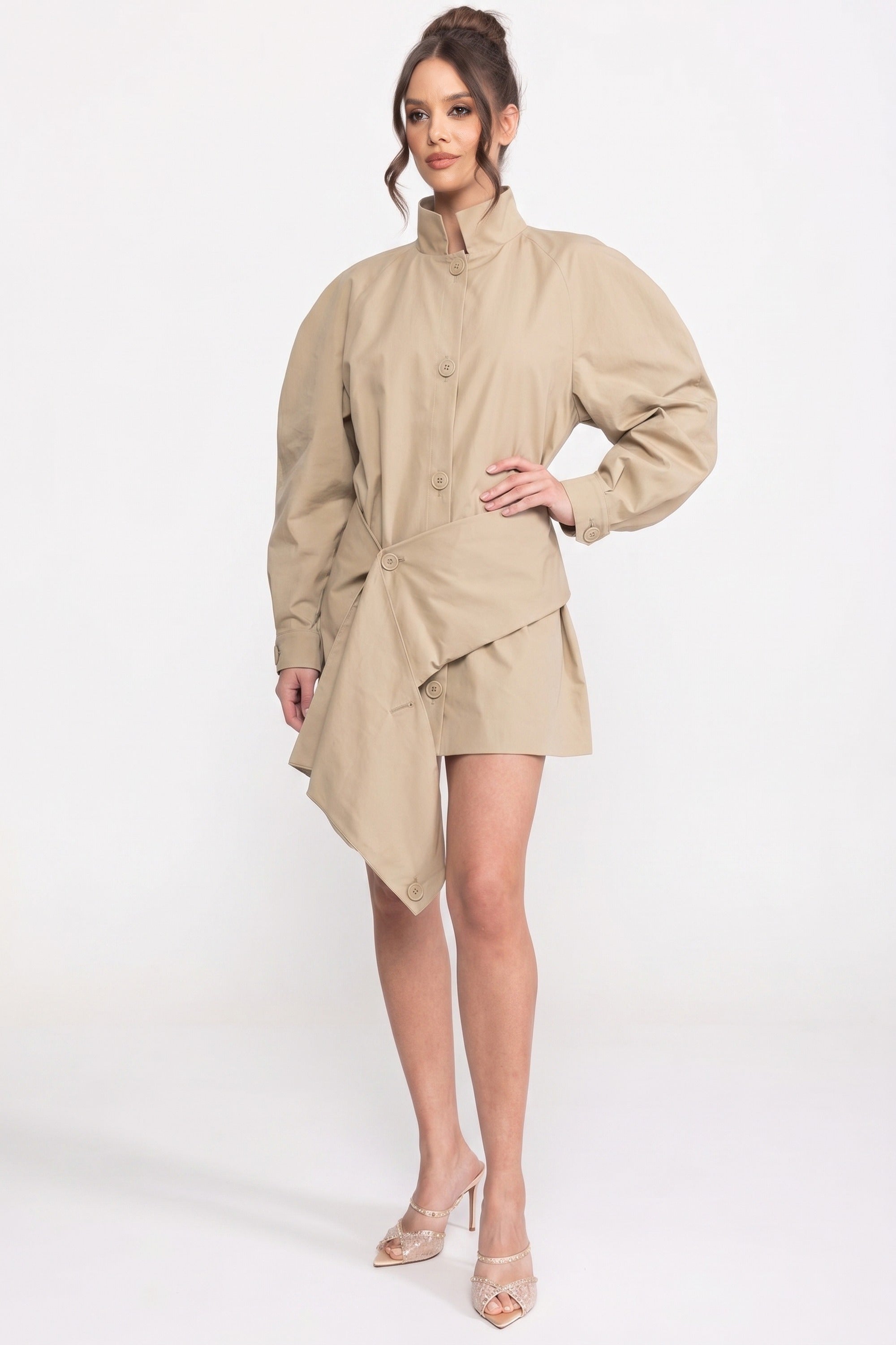 Jachetă oversized cu mâneci balon și curea, cu tiv asimetric - Khaki 