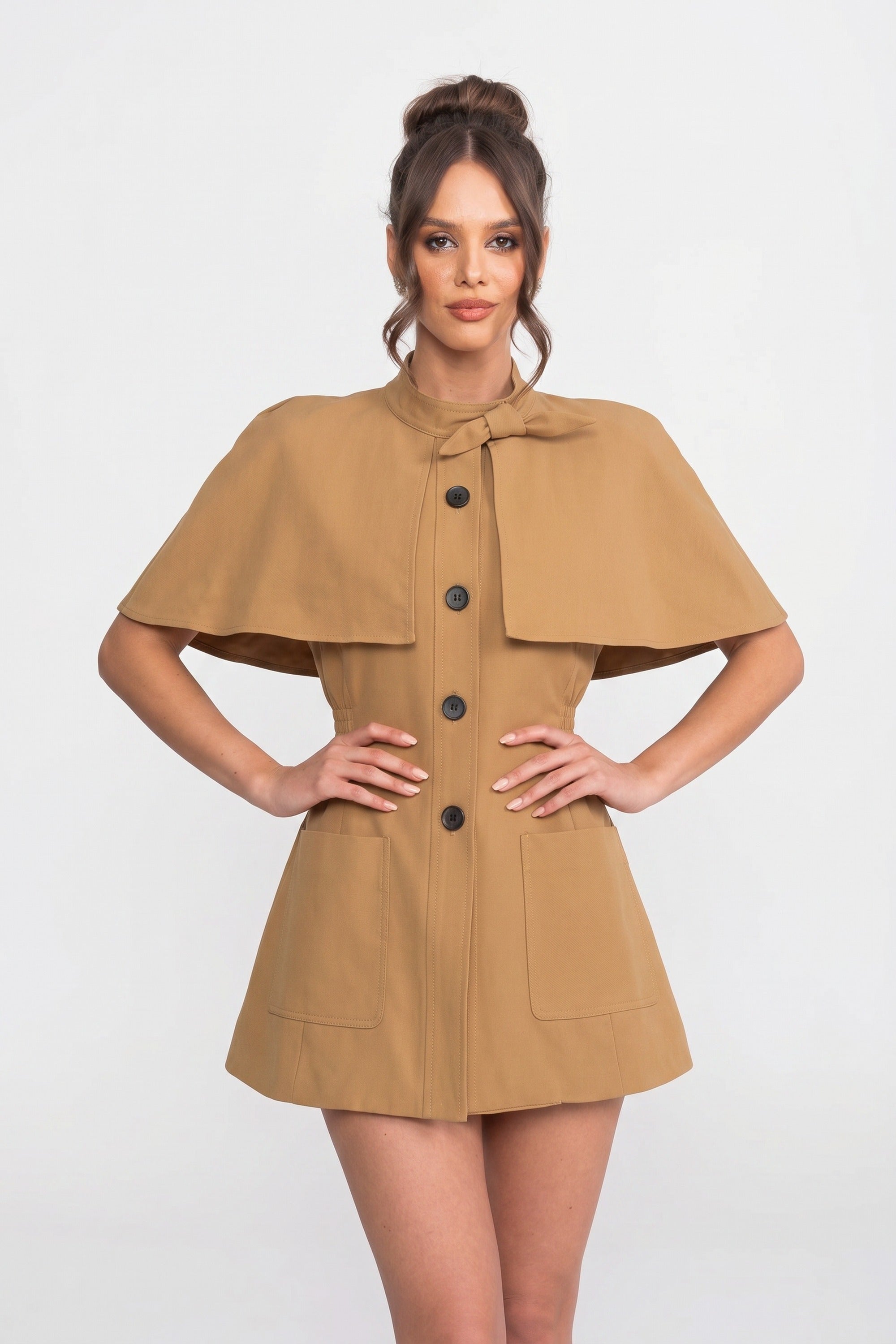 Rochie-palton cu nasturi în față și suprapunere structurată tip capă - Khaki 